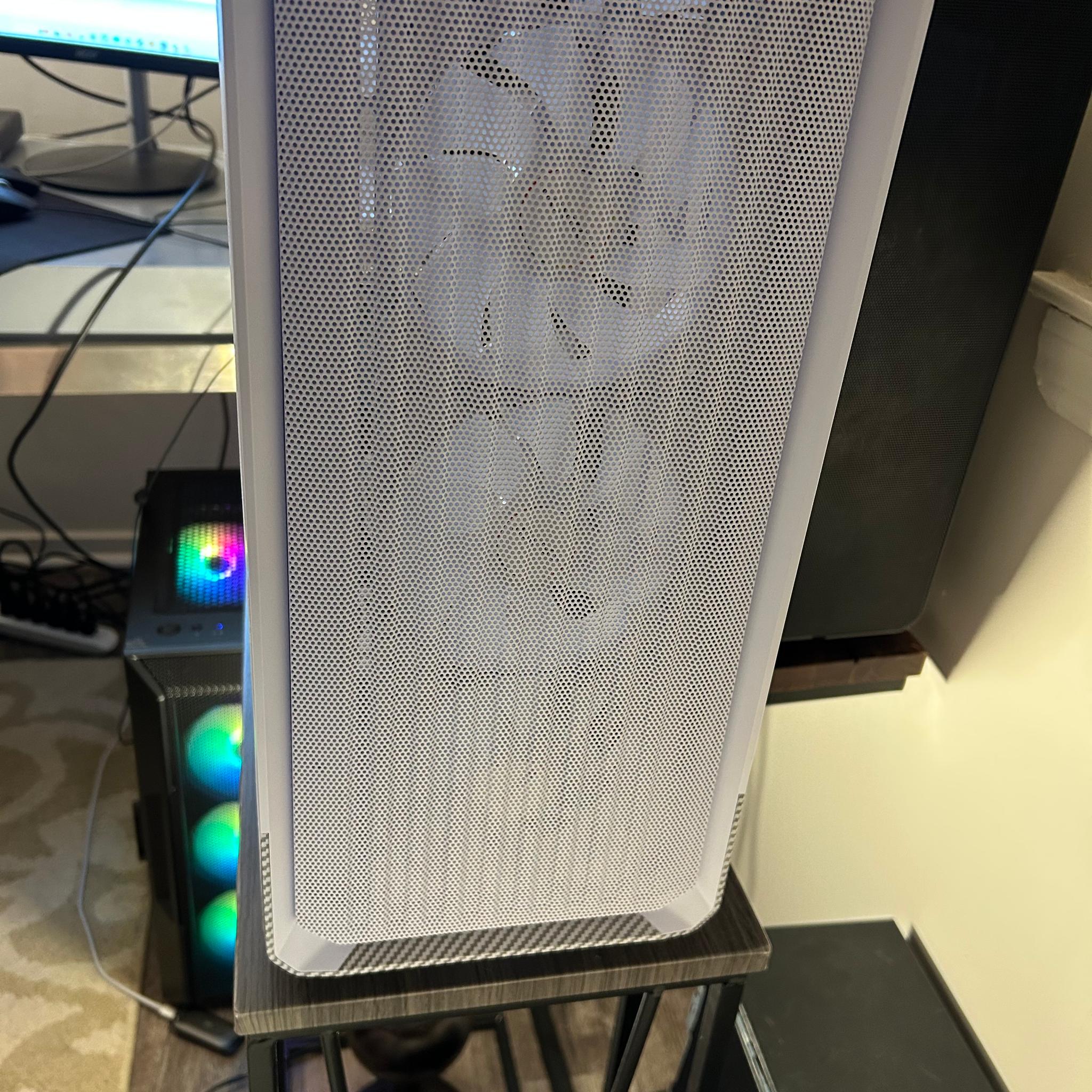White Gaming PC GTX 1060 6GB w/16GB DDR4 3200MT/s XPG RGB RAM - 512 GB NVMe SSD + 120GB SATA 3 SSD
