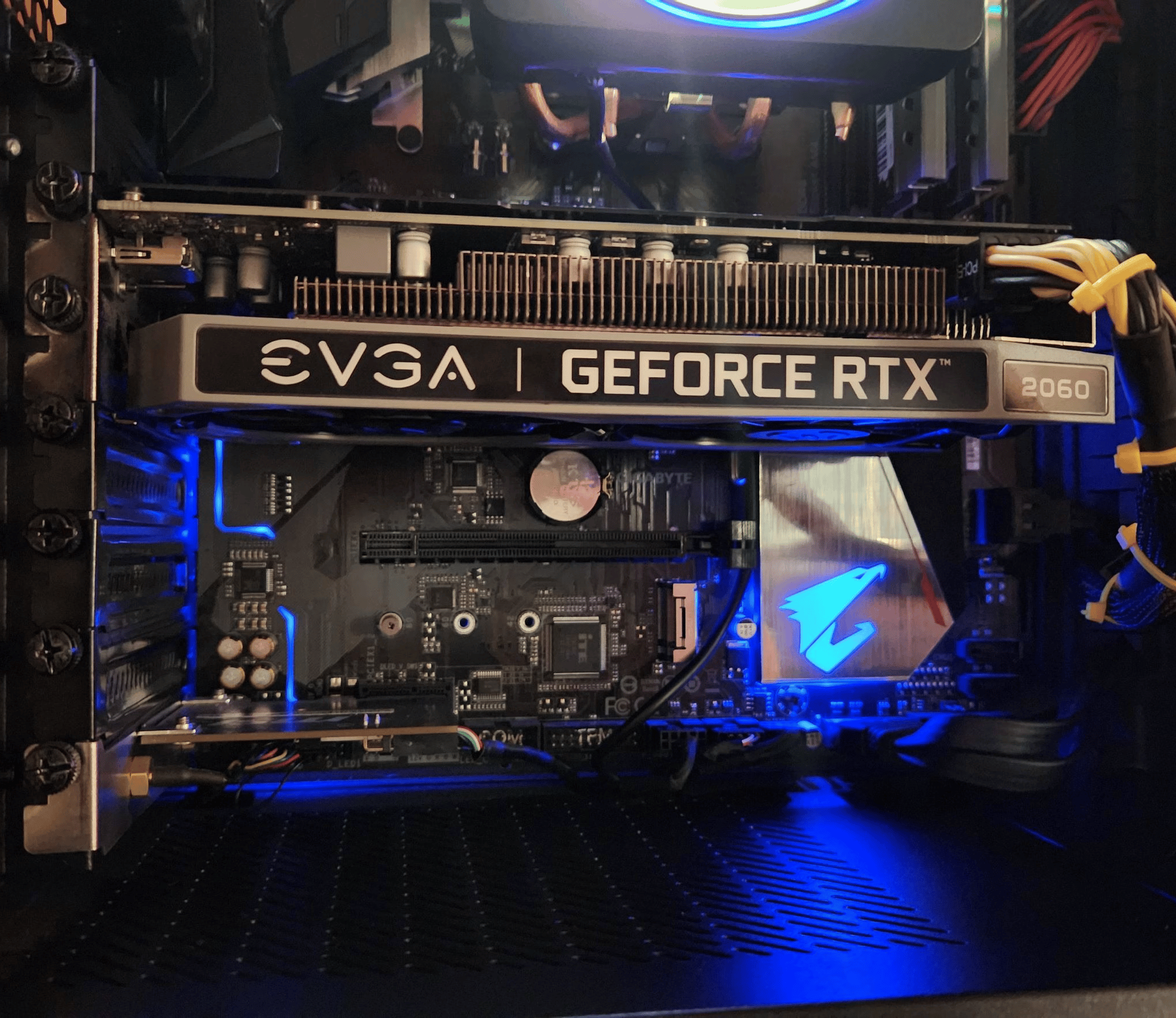 Ryzen 3600 with EVGA 2060 KO, great midrange PC!