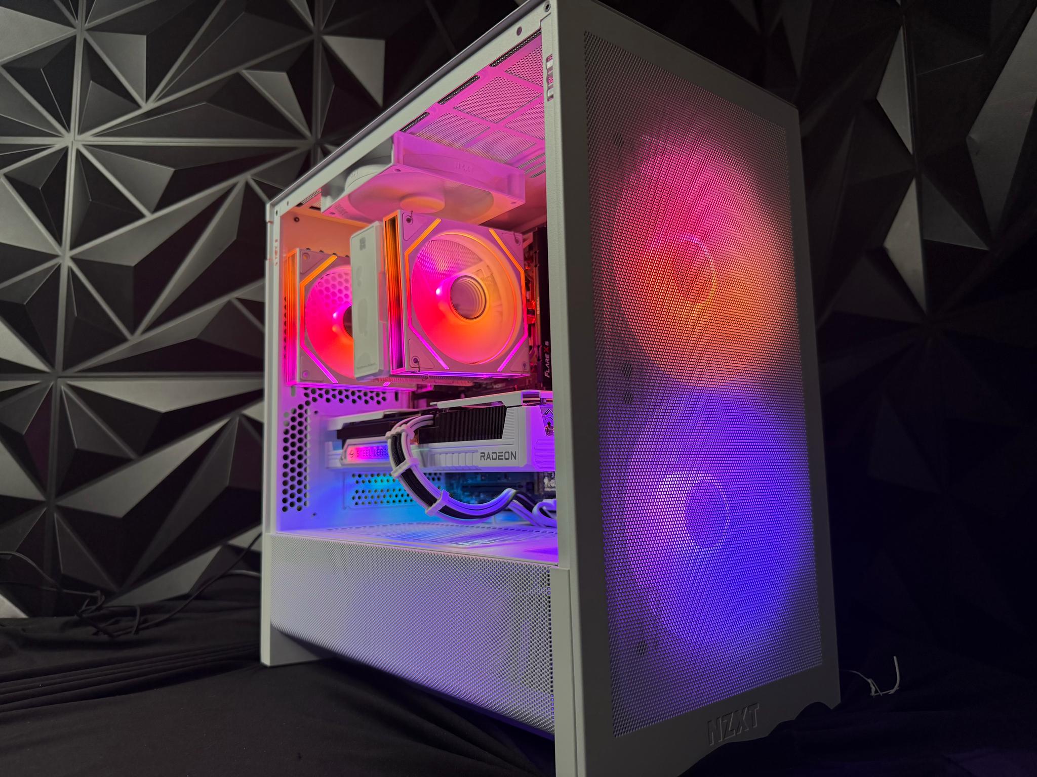 ⚪⚫⚡ MID YANG BANG ⚡⚫⚪ Ryzen 5 9600X| RX 9060XT| 16 GB DDR5| 1.25 TB NVMe| 650W PSU