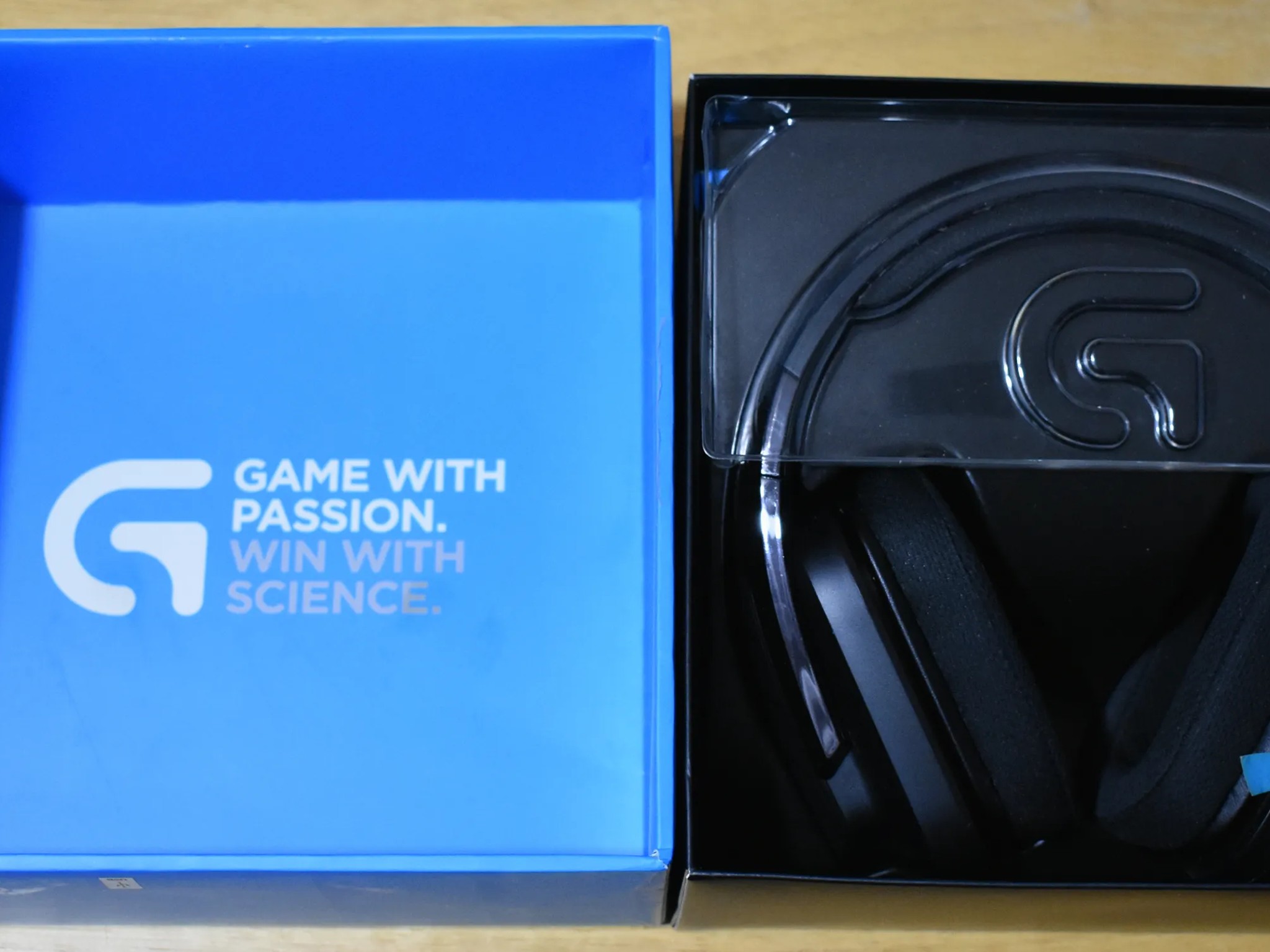 Logitech G633 Artemis Spectrum RGB 7.1 Surround Sound Gaming Wired Headset