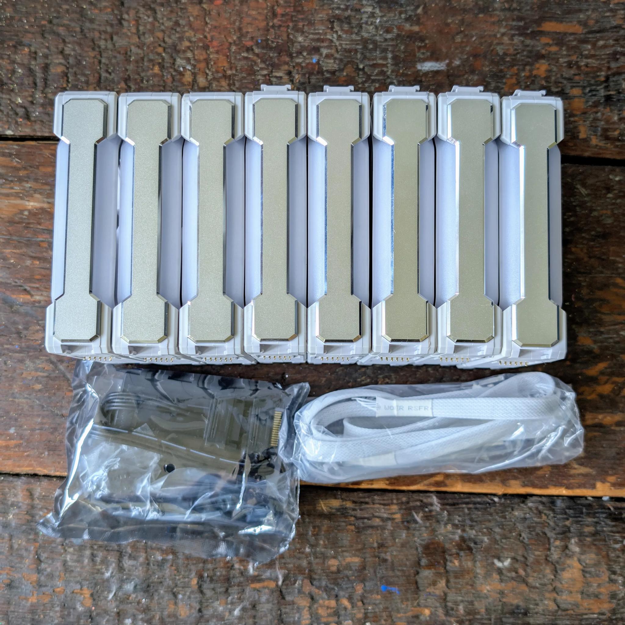 8 Pack Lian Li UNI ARGB White Case Fans