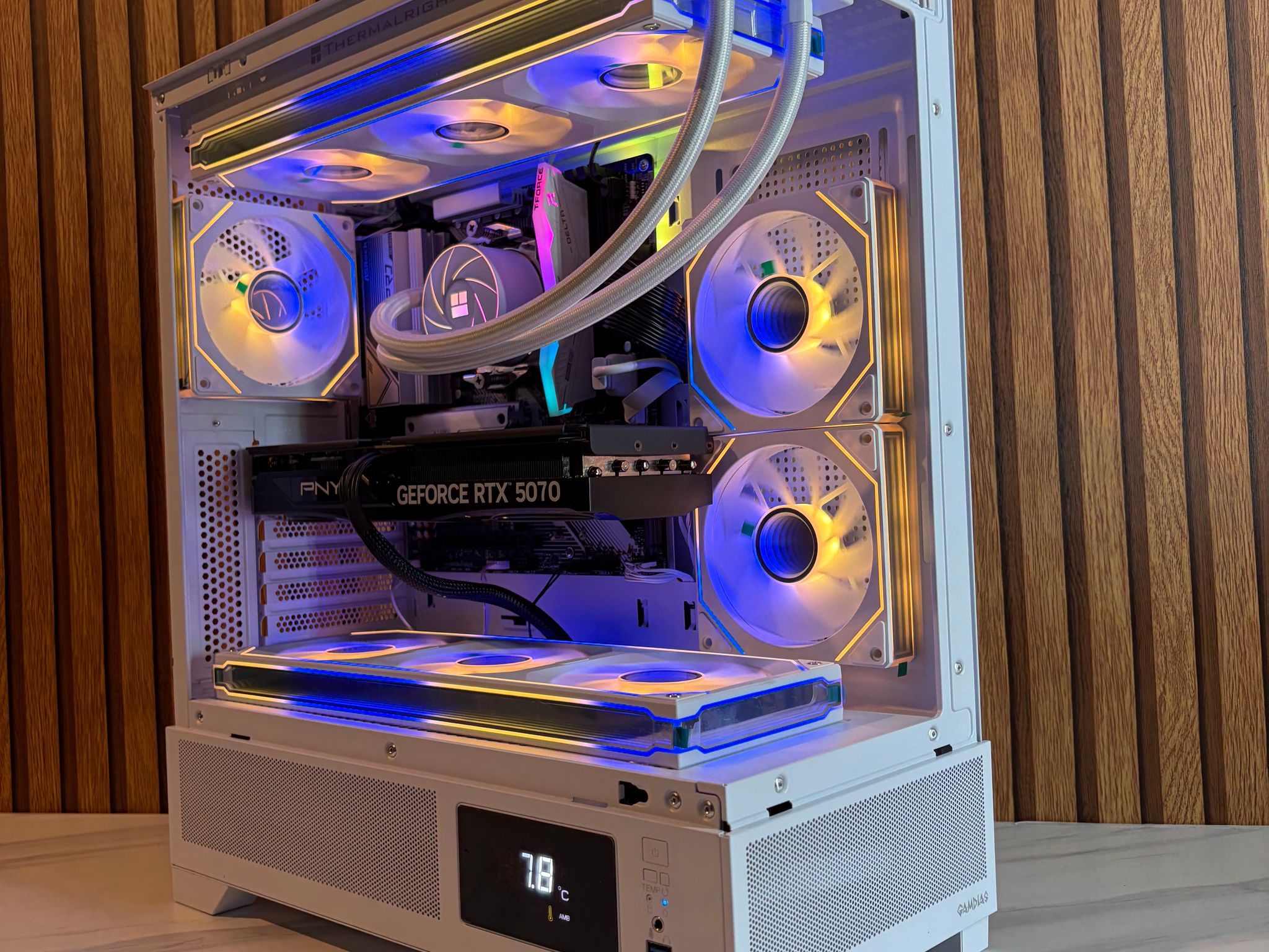 RTX 5070 | RYZEN 5 9600X | 16GB DDR5 | 1TB NVME | 360MM AIO | windows 11 PRO