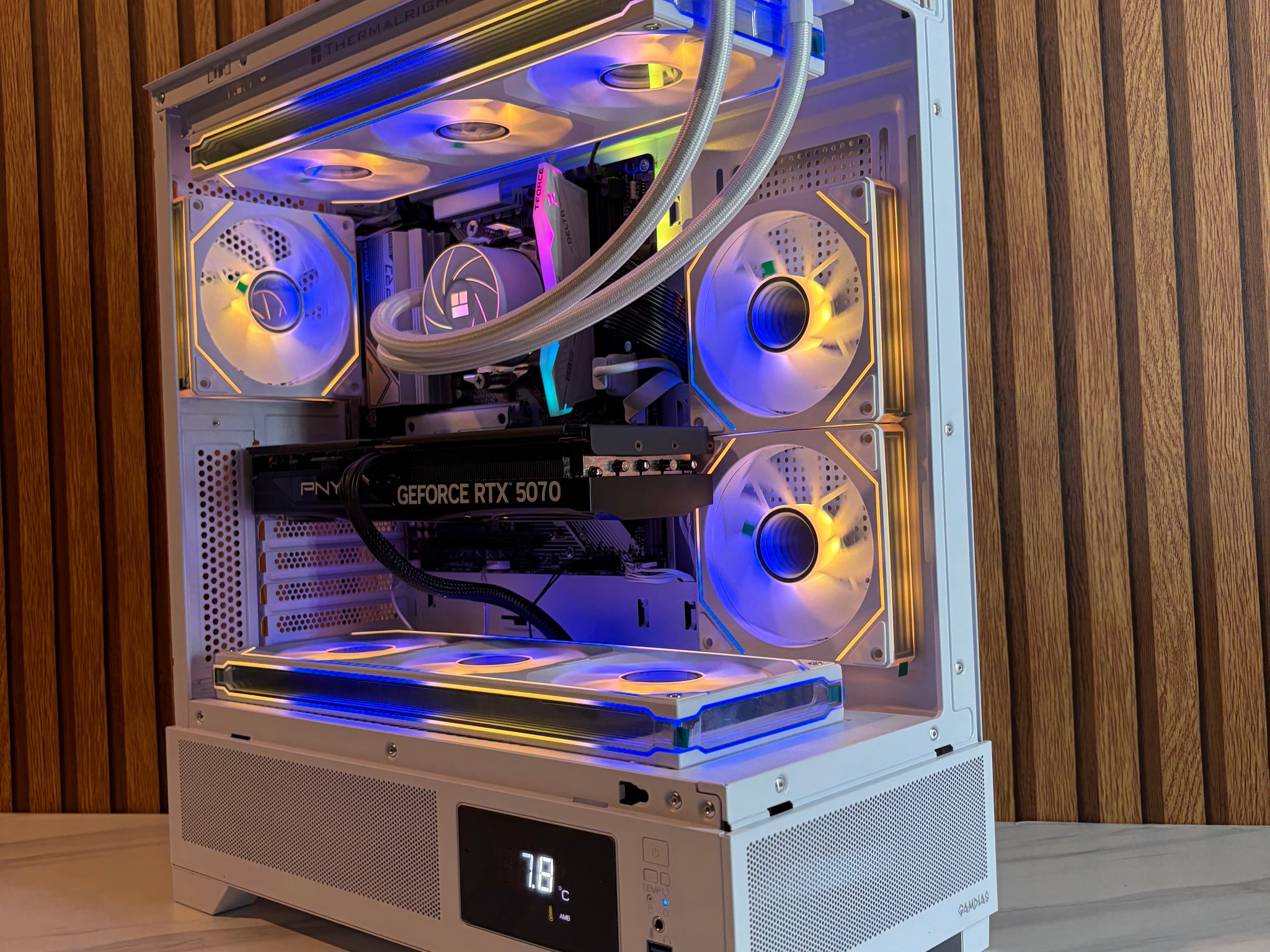 RTX 5070 | RYZEN 5 9600X | 16GB DDR5 | 1TB NVME | 360MM AIO | windows 11 PRO