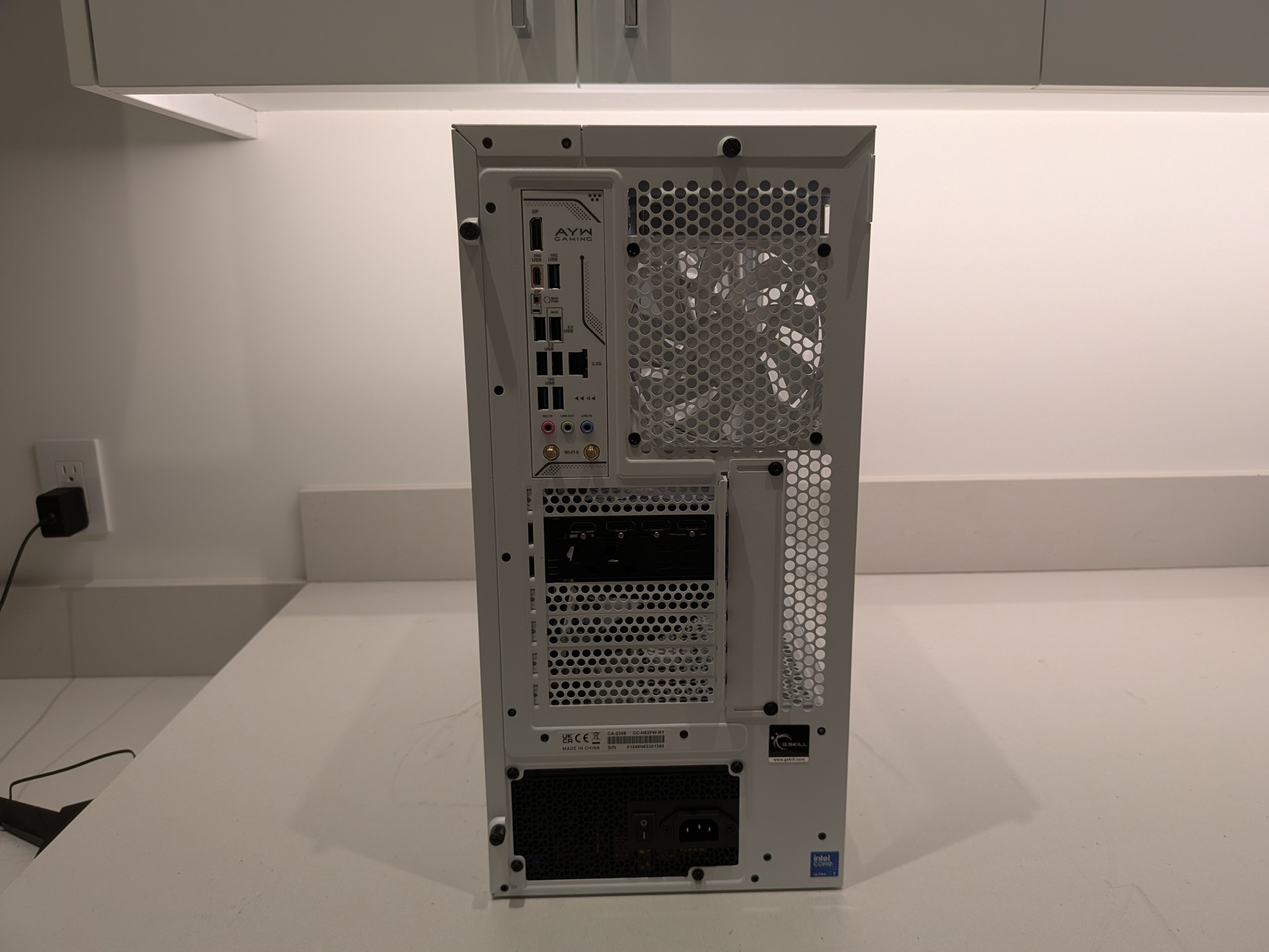 4K Reva 🐺 - RX 9070 XT, Intel Core Ultra 7 265KF, 32 GB DDR5, 2 TB Gen 4 NVME, RGB, Liquid Cooled