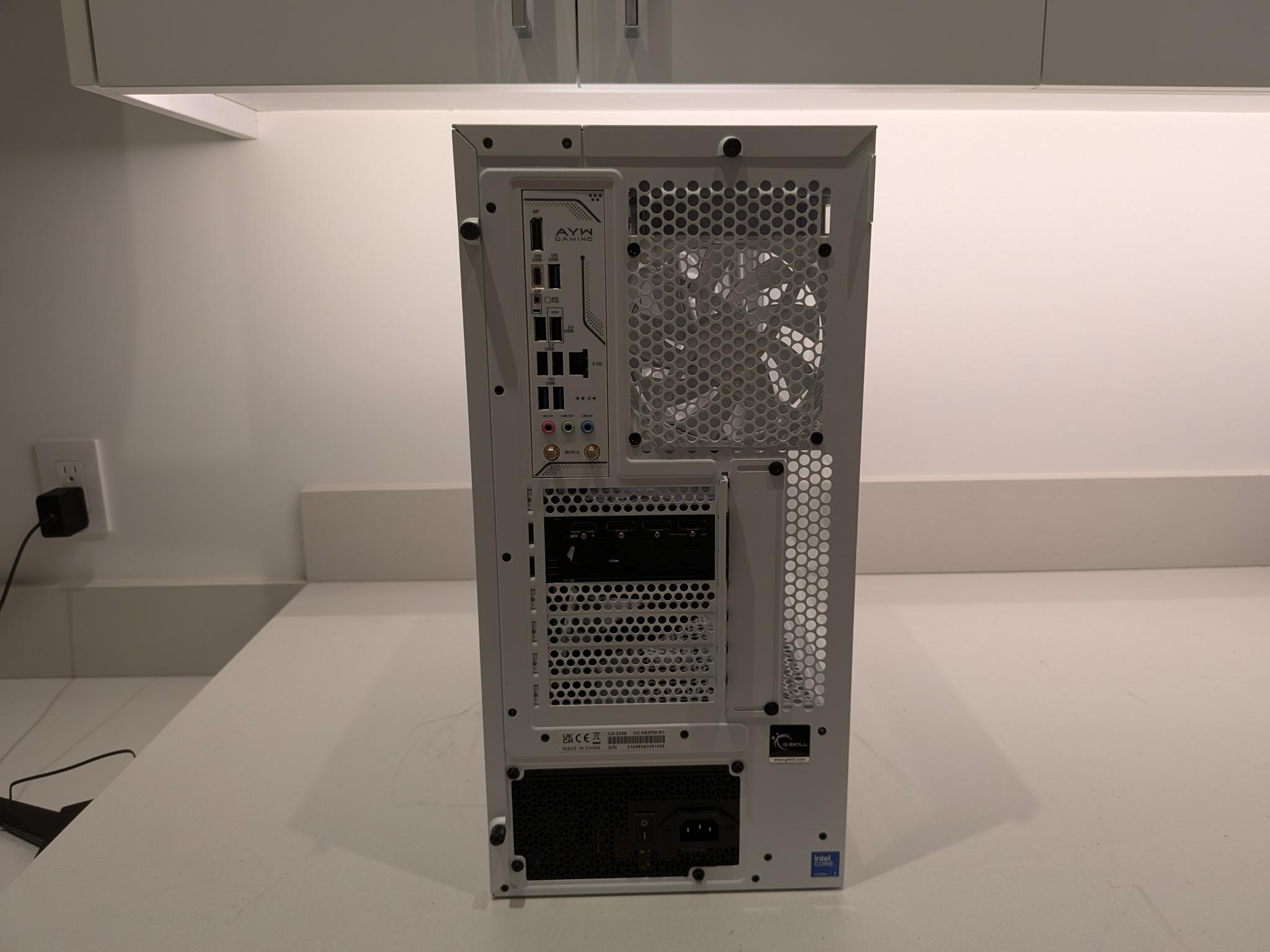 4K Reva 🐺 - RX 9070 XT, Intel Core Ultra 7 265KF, 32 GB DDR5, 2 TB Gen 4 NVME, RGB, Liquid Cooled
