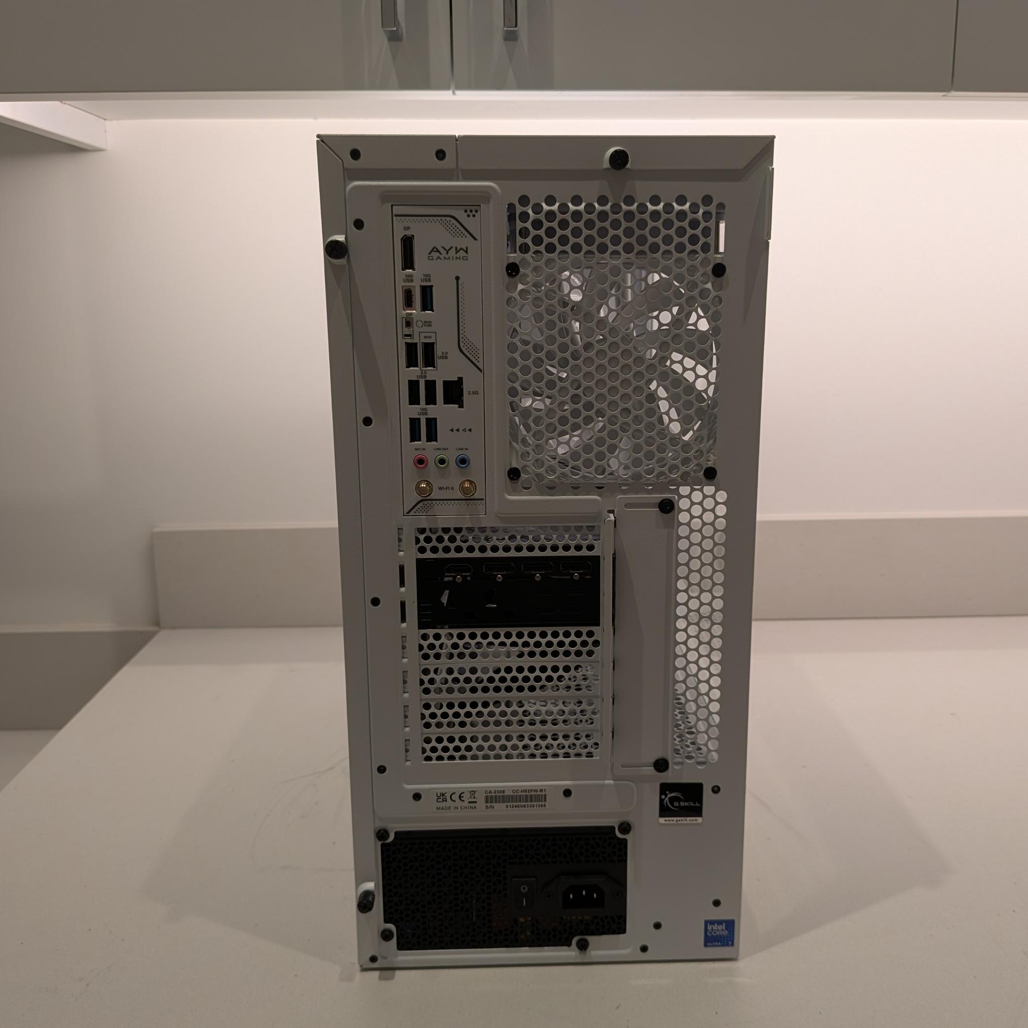 4K Reva 🐺 - RX 9070 XT, Intel Core Ultra 7 265KF, 32 GB DDR5, 2 TB Gen 4 NVME, RGB, Liquid Cooled
