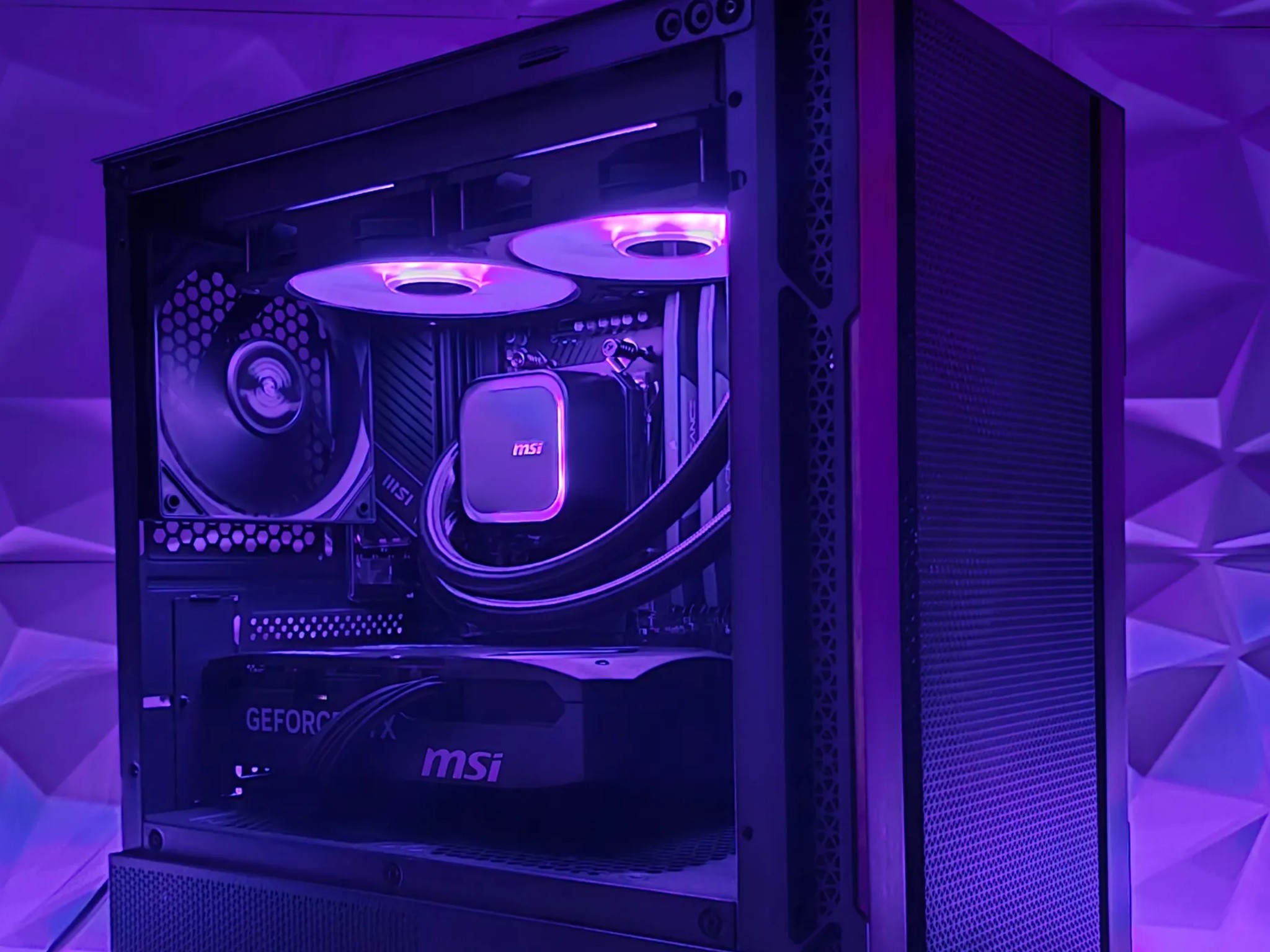 New GeForce RTX 5070 with AMD Ryzen 7600x 32GB DDR5 RAM WiFi