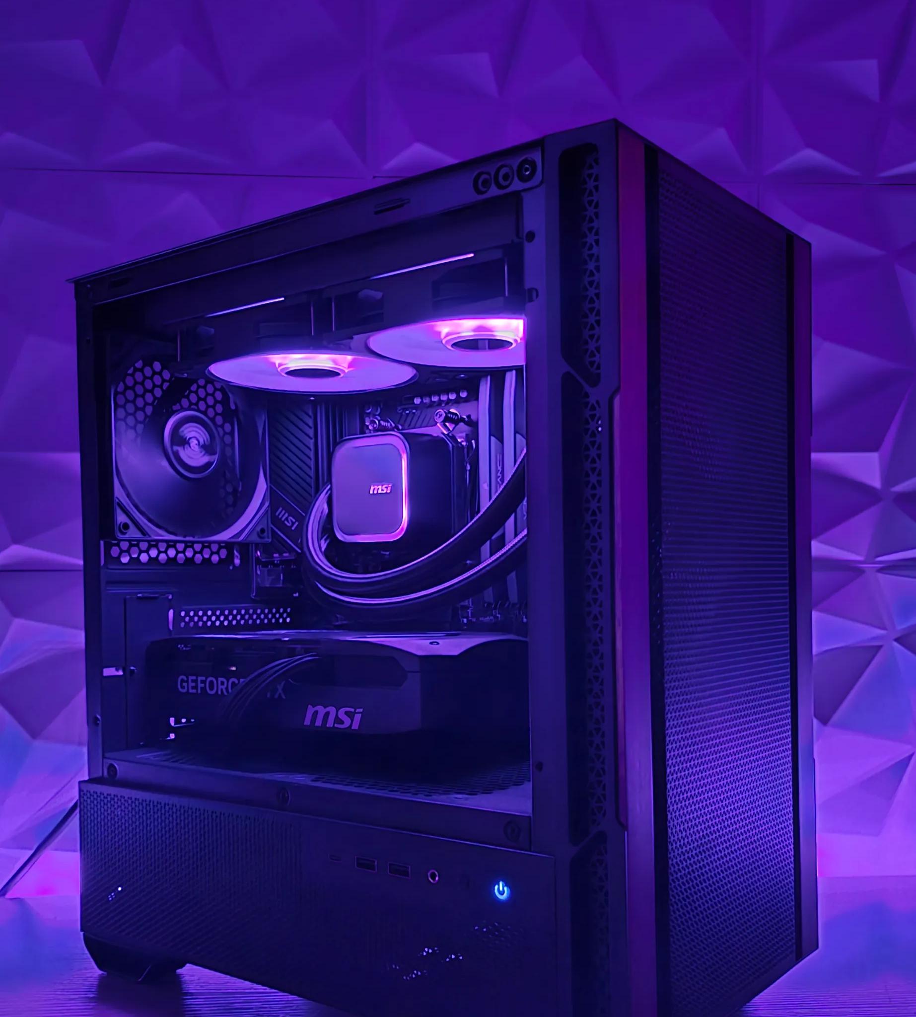 New GeForce RTX 5070 with AMD Ryzen 7600x 32GB DDR5 RAM WiFi