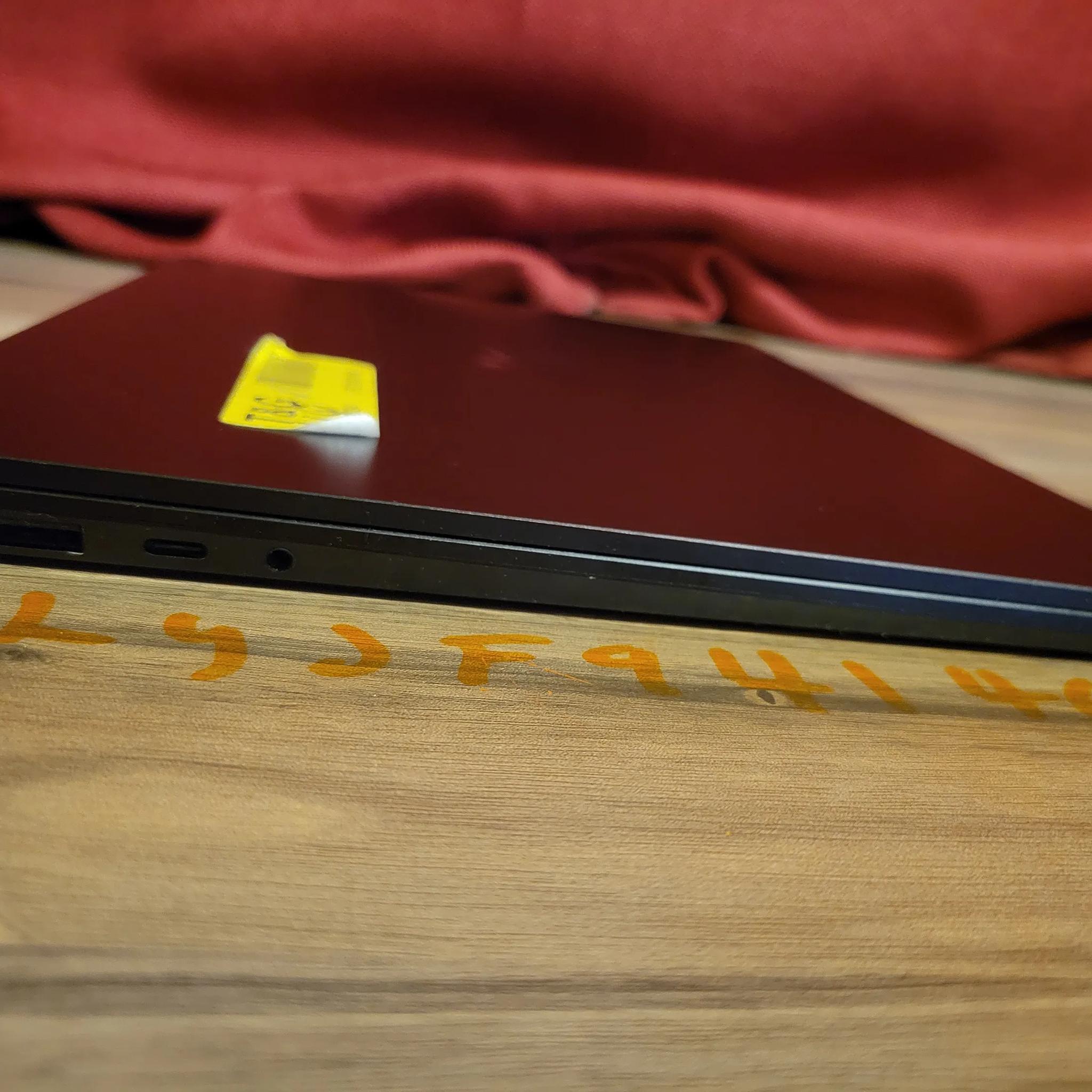 Microsoft Surface Laptop 3 - 256gb ssd - 13.5" 2k touch screen - intel i7