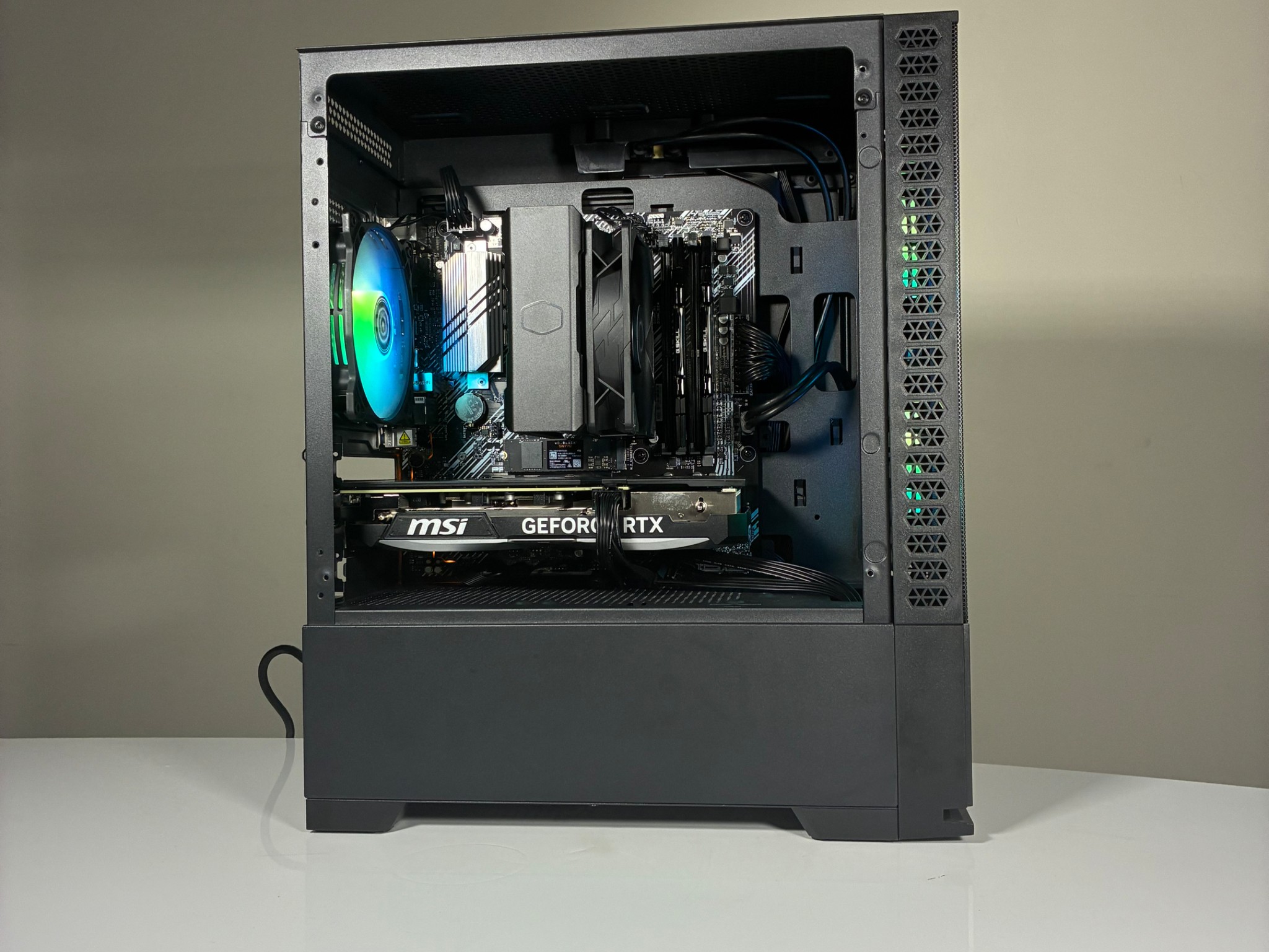 RTX 4070 | Ryzen 5 5600X | 32 GB RAM | 1 TB SSD | 1440p Ultra Gaming PC