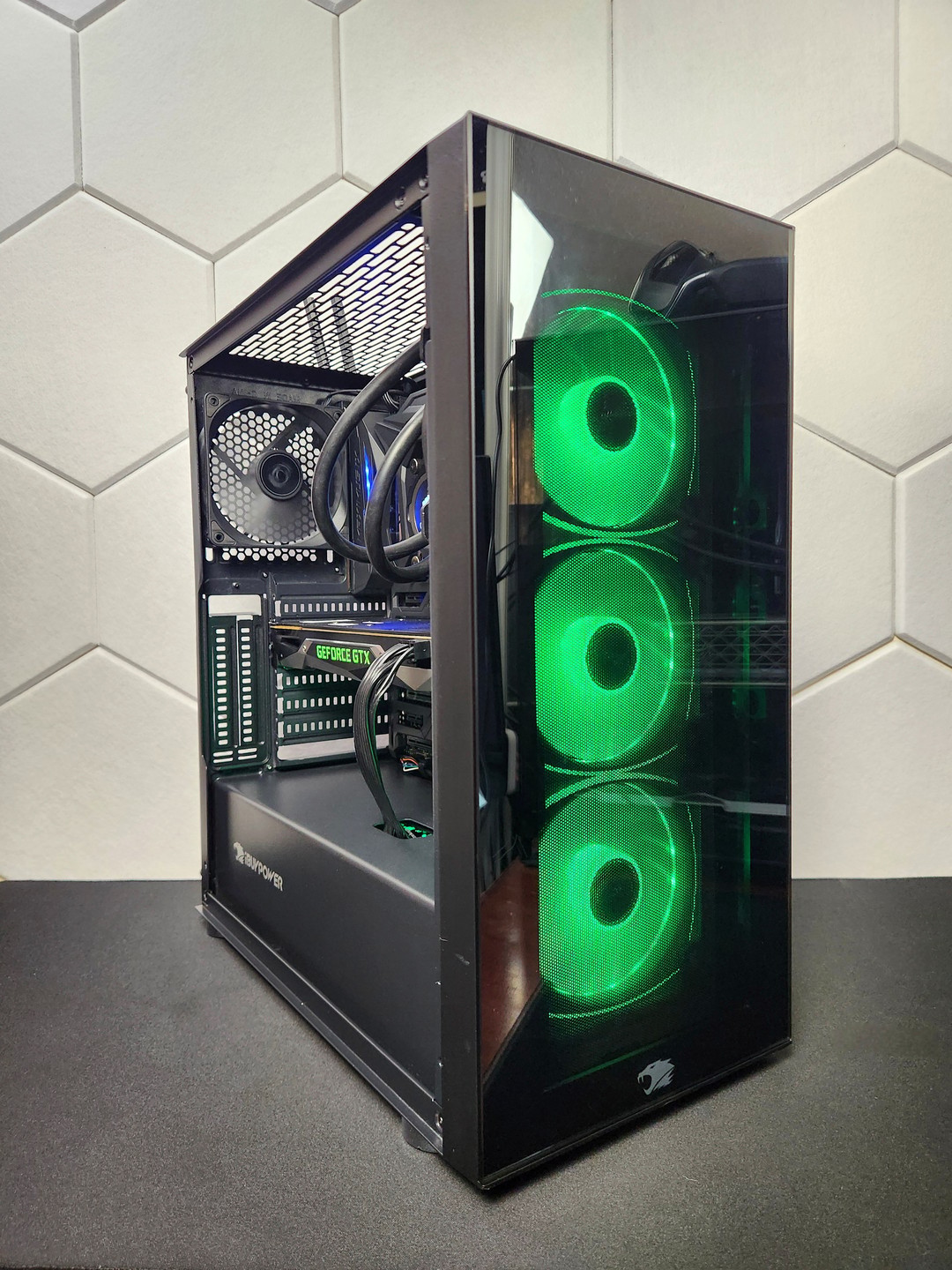 GTX 1080 | Intel I7-7700K | 16GB DDR4 | 512GB SSD | Windows 11