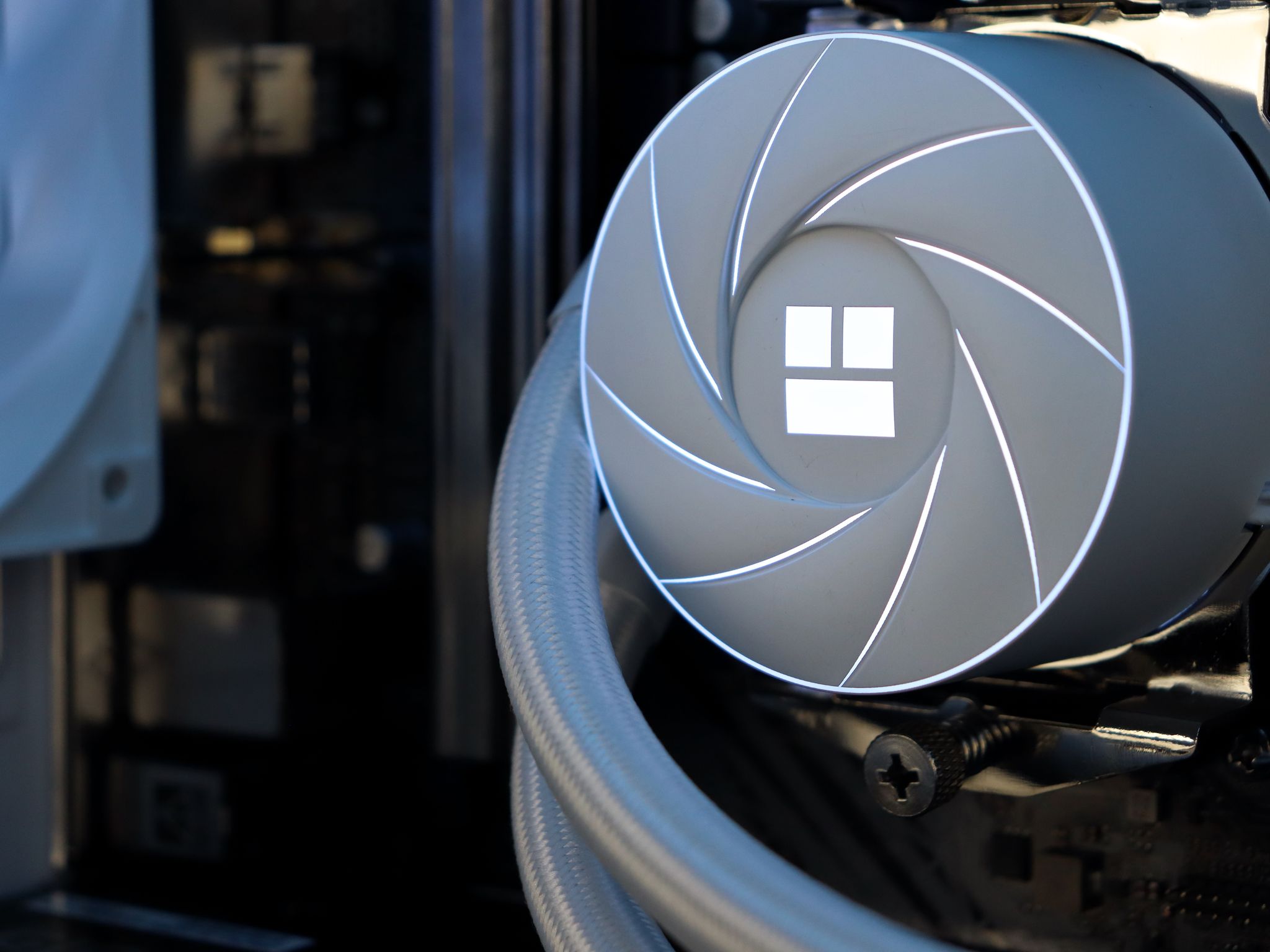 🧊❄️🧊 White Gaming PC – RTX 5060 TI, Ryzen 7 5800XT, 32GB RAM, 1TB SSD - WiFi 🧊❄️🧊