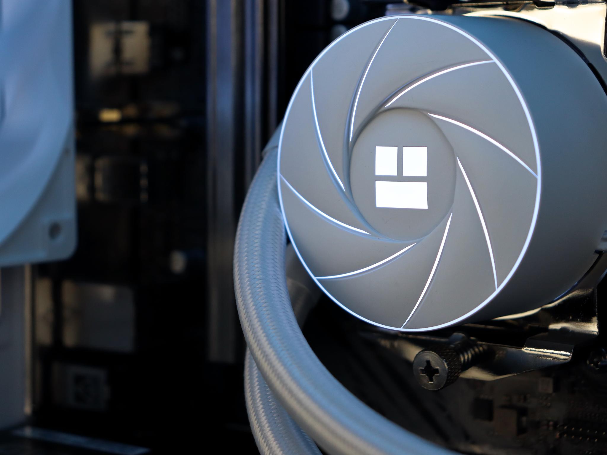 🧊❄️🧊 White Gaming PC – RTX 5060 TI, Ryzen 7 5800XT, 32GB RAM, 1TB SSD - WiFi 🧊❄️🧊