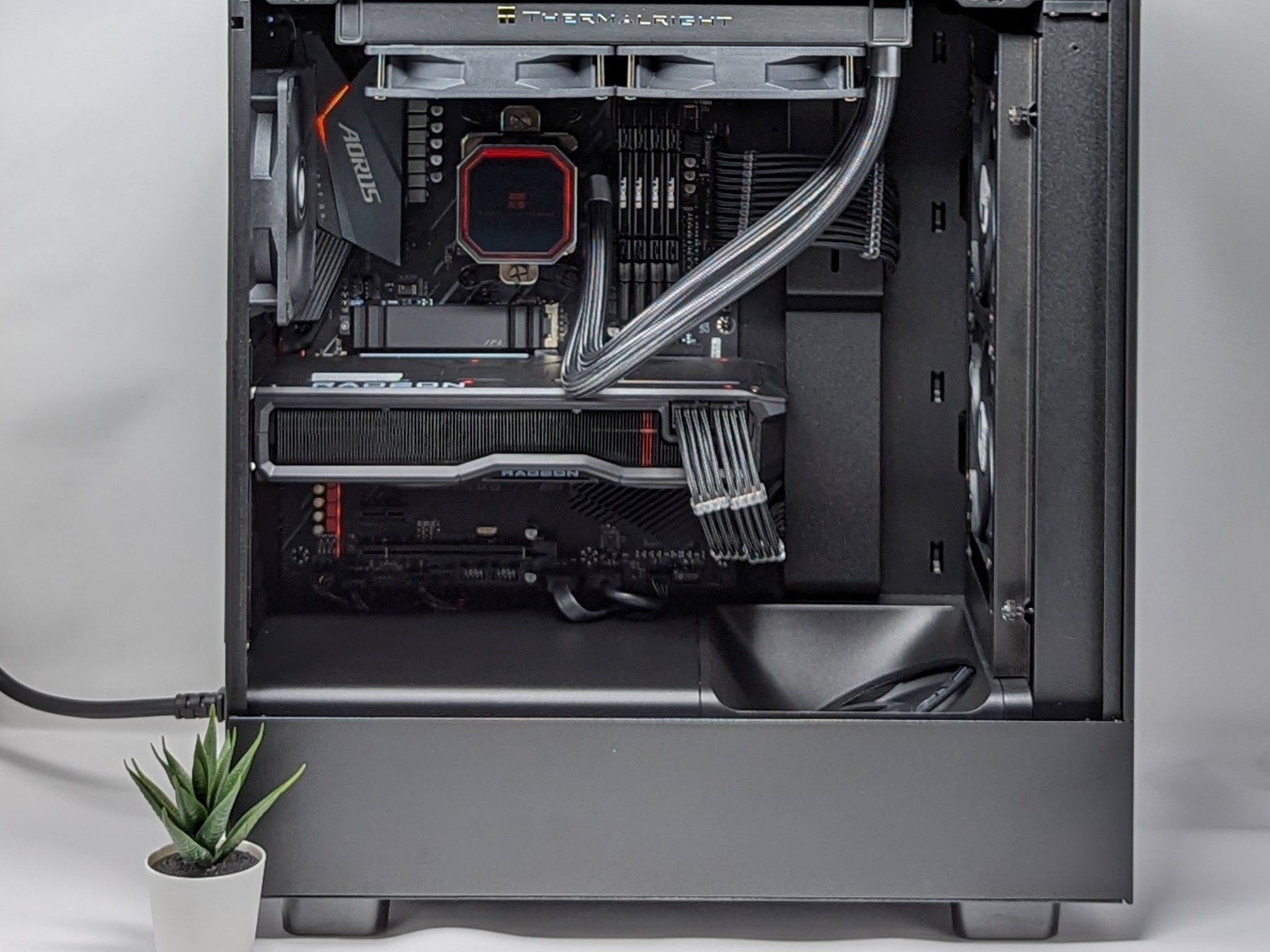 Silent Fortress | AMD RX 7800XT 16gb | Ryzen 7 5700X | 32gb RAM | MSI M461 1TB NVMe SSD