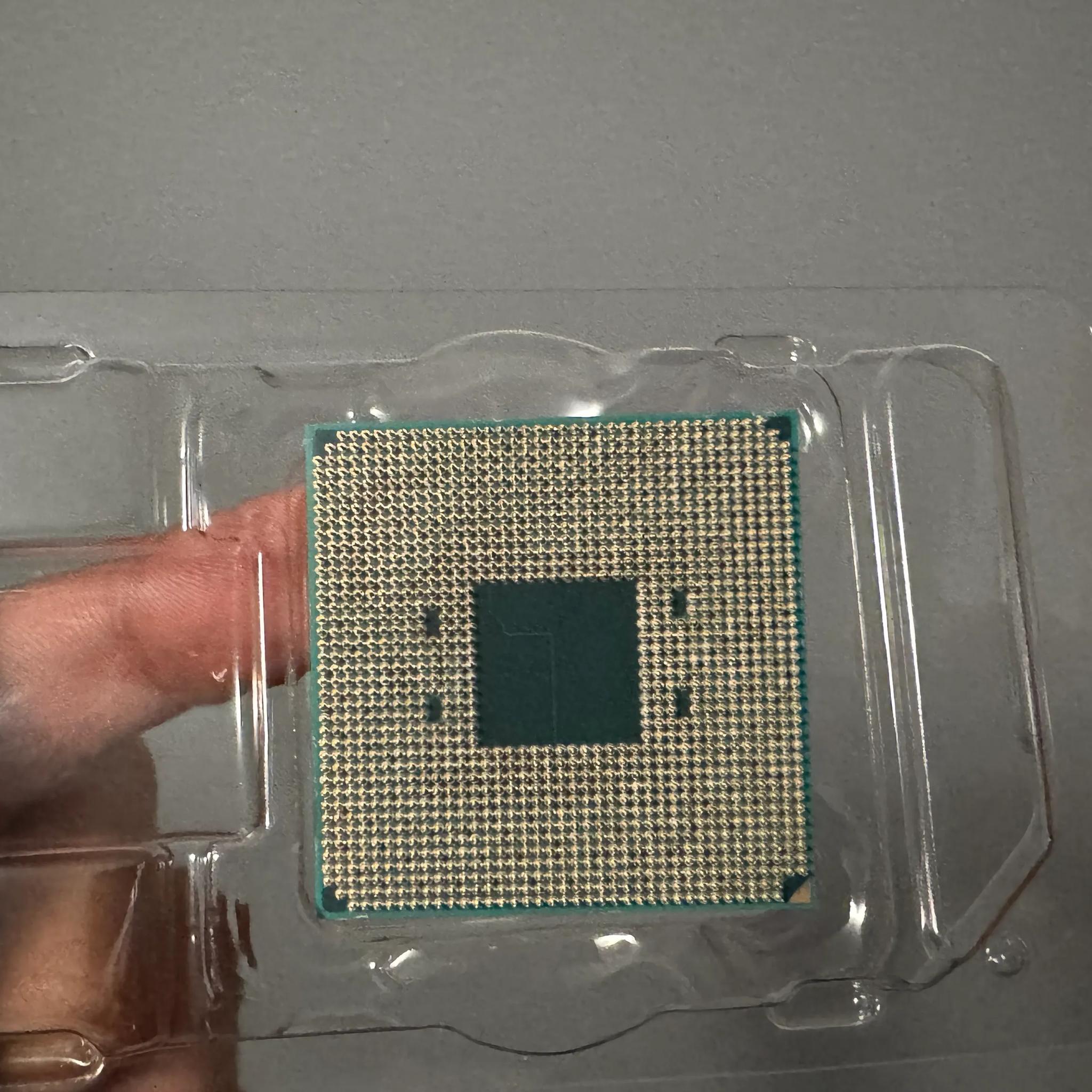 AMD Ryzen 5 5600G CPU/APU AM4 3.9 GHz Used - With Stock Cooler - NOT IN ORIGINAL BOX