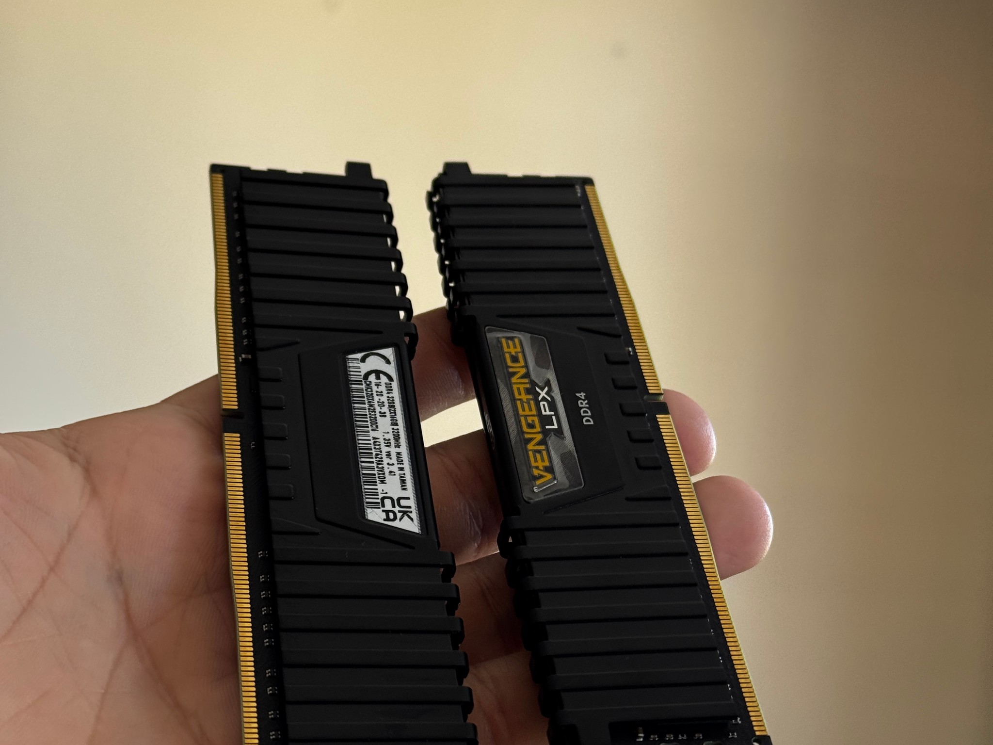 Corsair Vengeance LPX DDR4 RAM kit - 32gb (2x16) 3200mHz - USED/GREAT