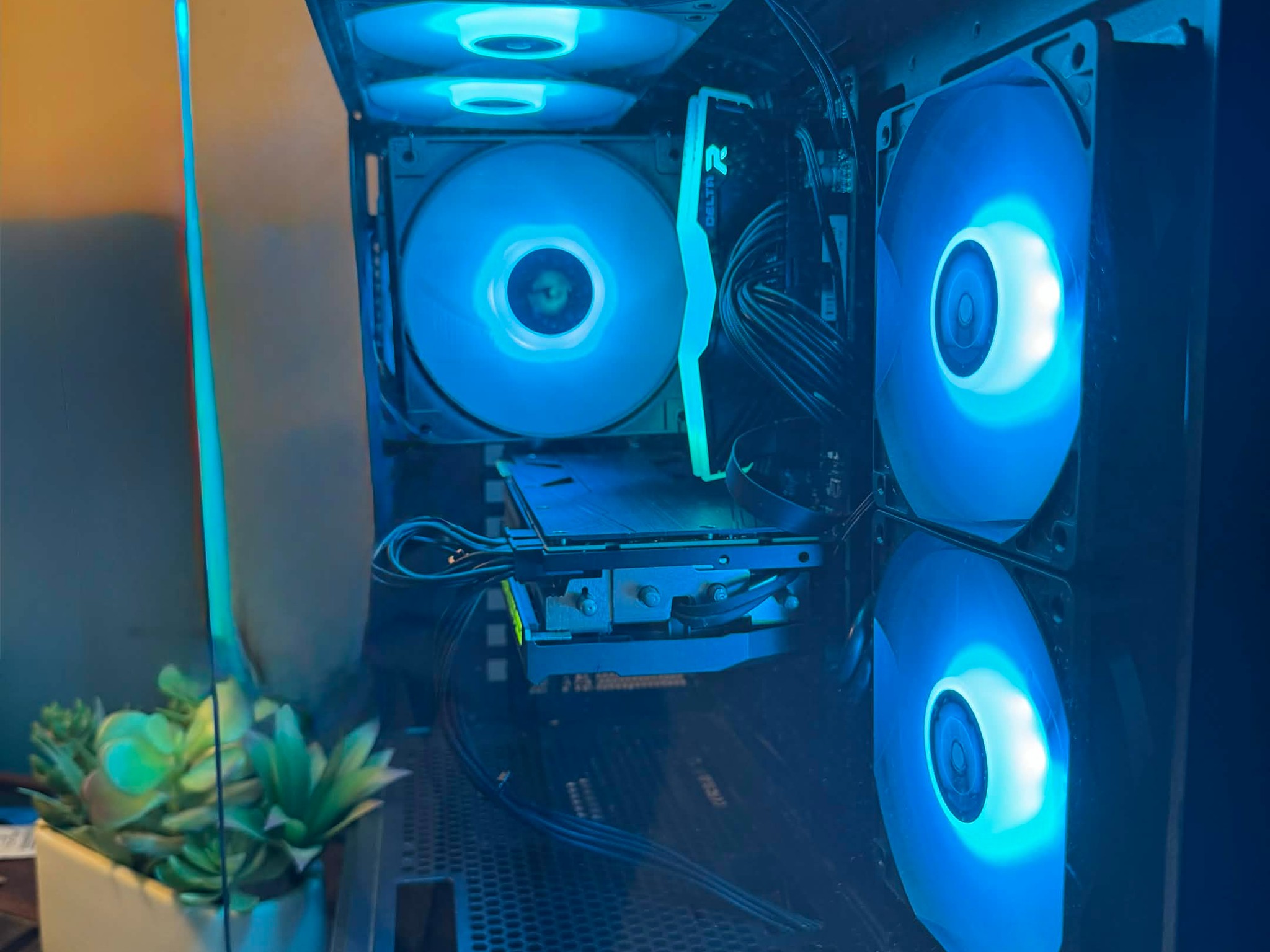 "Value King" Fishtank 1080p Gaming PC - Ryzen 5 5500 | RTX 2070 Super | 16GB DDR4 3200 | WiFi & BT
