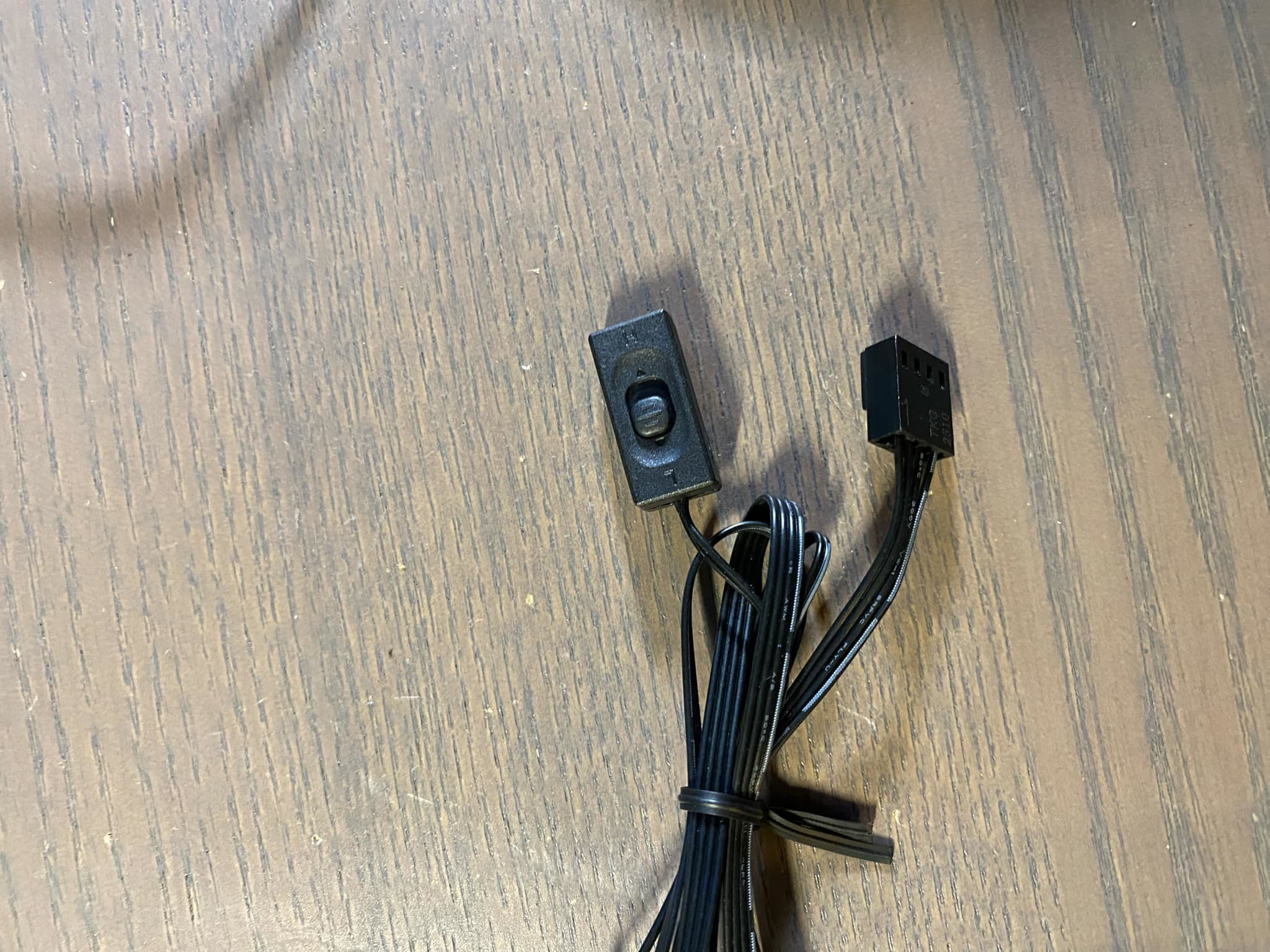 LIAN LI UNI Fan P28 120 Triple Pack Blackwith a Fan Speed Controller - P28120-3B