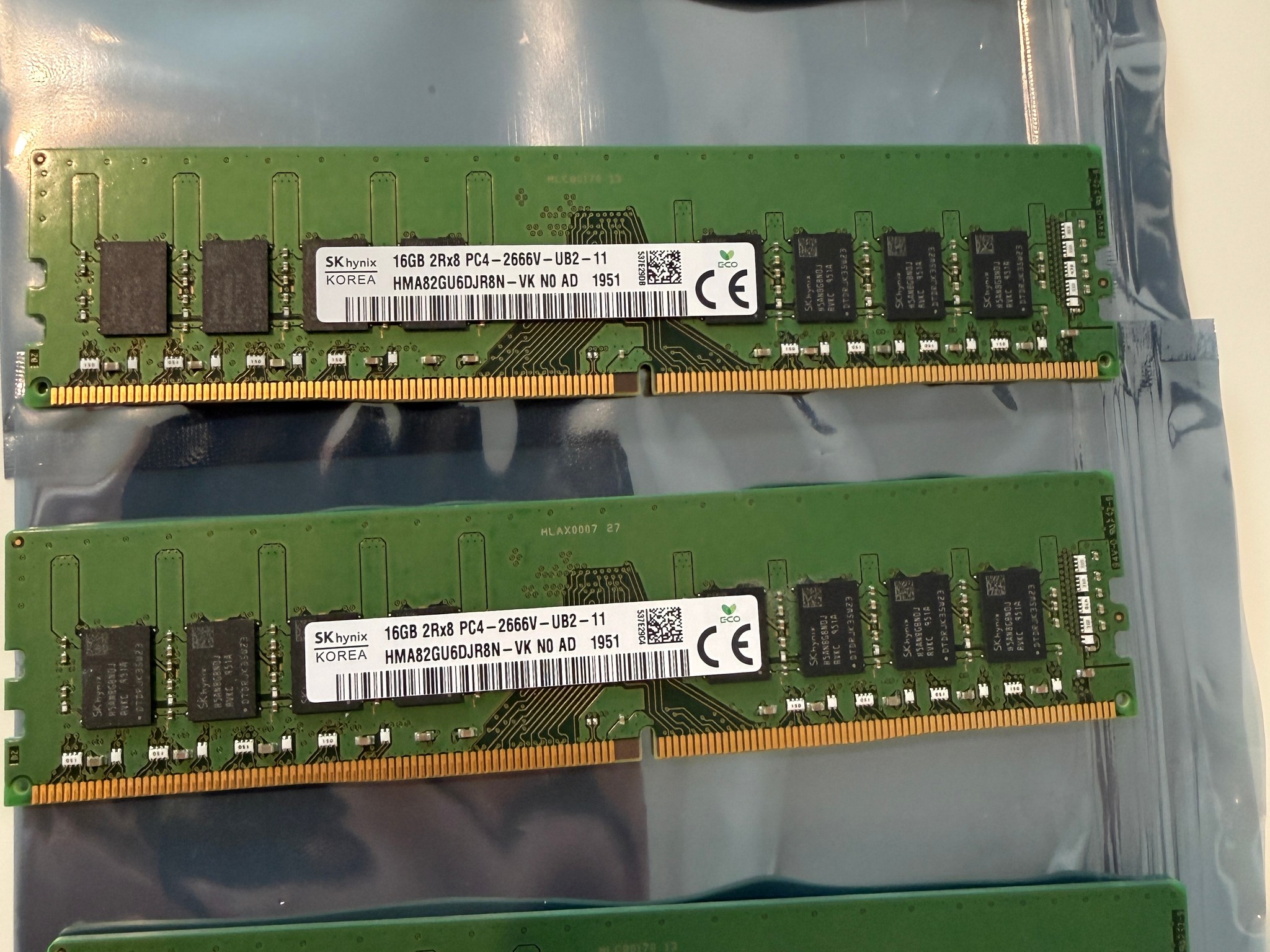 SK hynix HMA82GU6DJR8N-VK 64GB