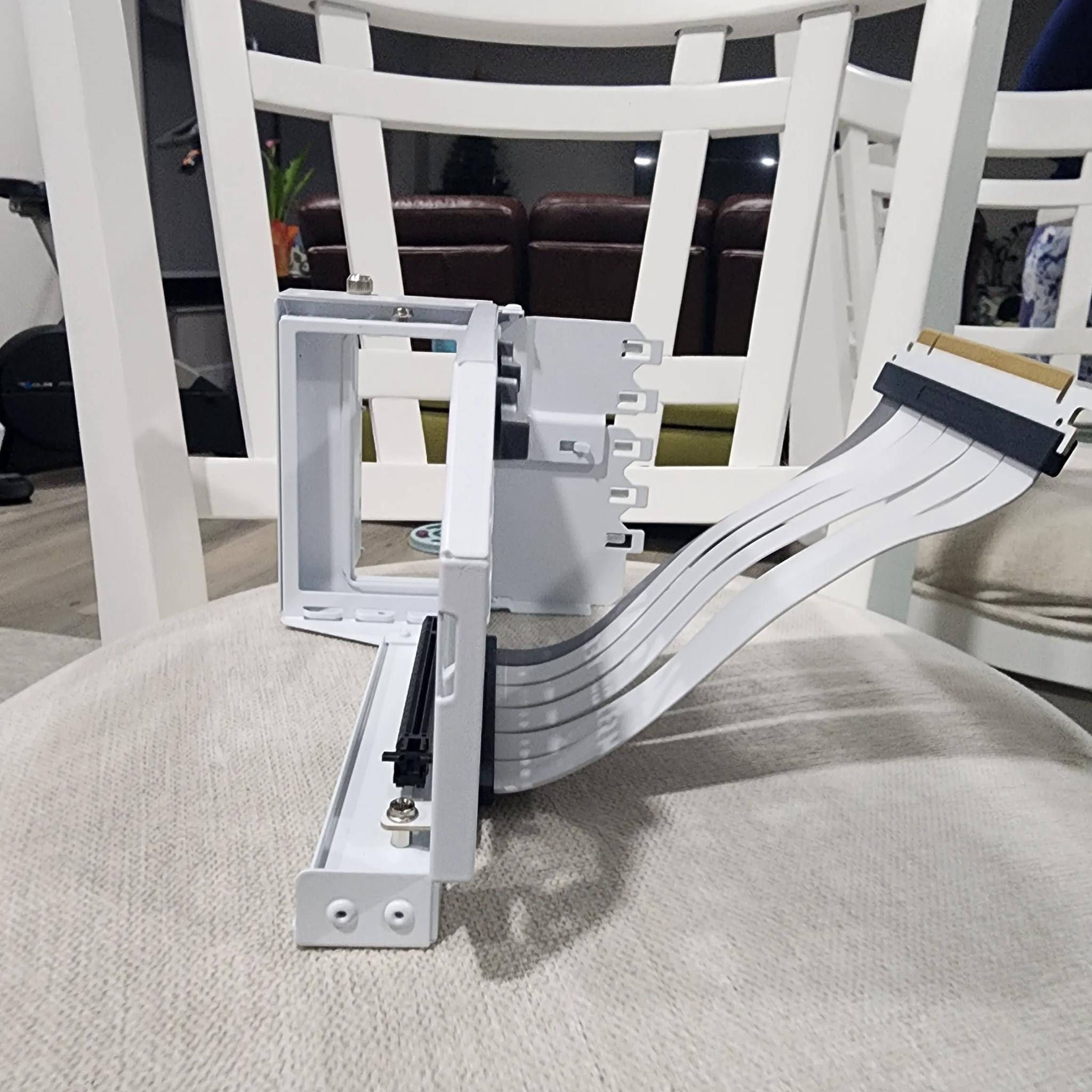 Cooler Master Vertical GPU mount with riser