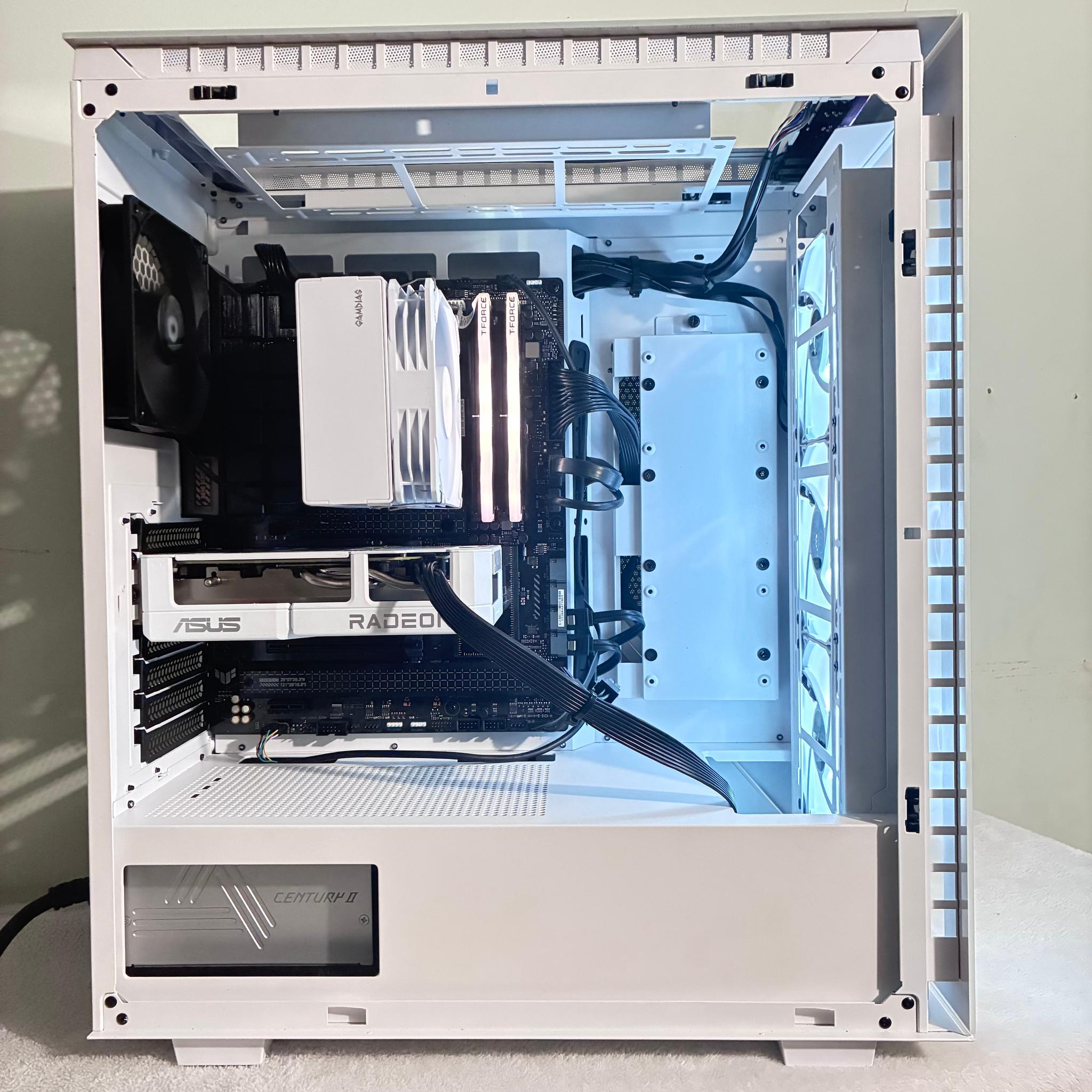 WHITE AM5 GAMING PC 7500F,9060XT 16G, 1TB NVME,1TB SSHD,1TB HDD