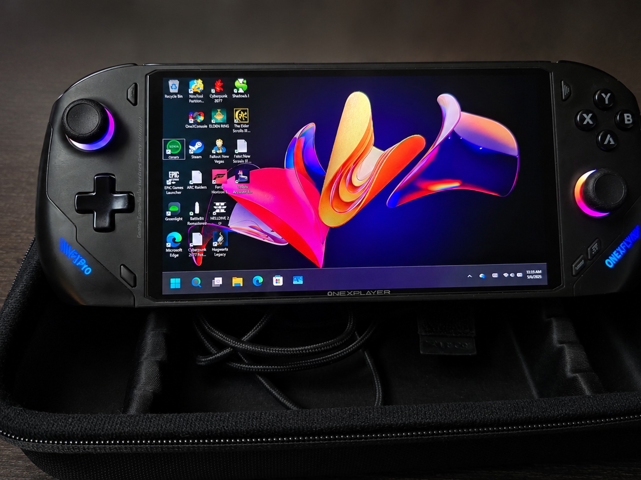 ONEXPLAYER OneXFly F1 Pro HX370 OLED 64GB RAM 4TB SSD + Case