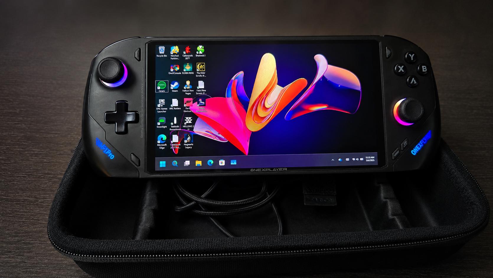 ONEXPLAYER OneXFly F1 Pro HX370 OLED 64GB RAM 4TB SSD + Case