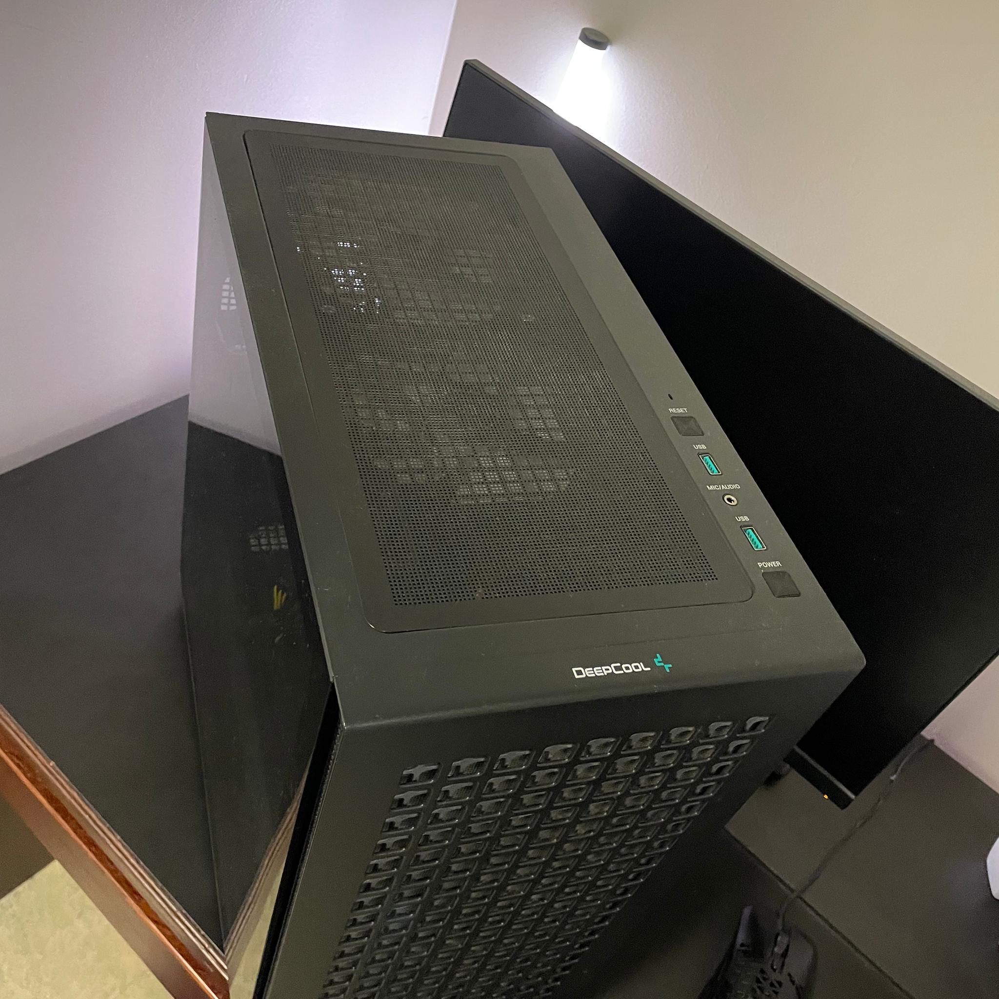 RX 7600 GAMING PC