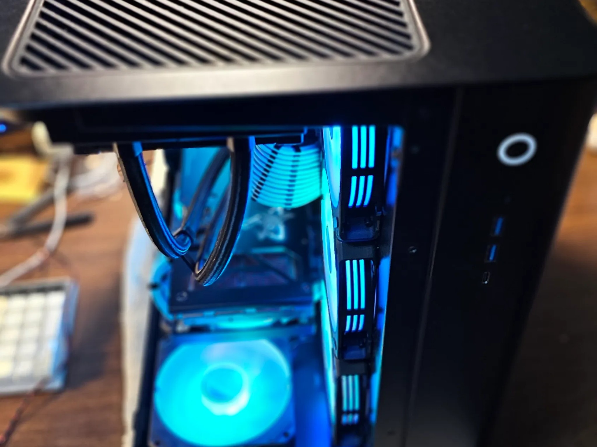 🐺HELLHOUND🐺| 1440P/4K | RX 7800XT | RYZEN 7600X | 32GB DDR5 | GAMING PC - (NEW IN BOX) $1499