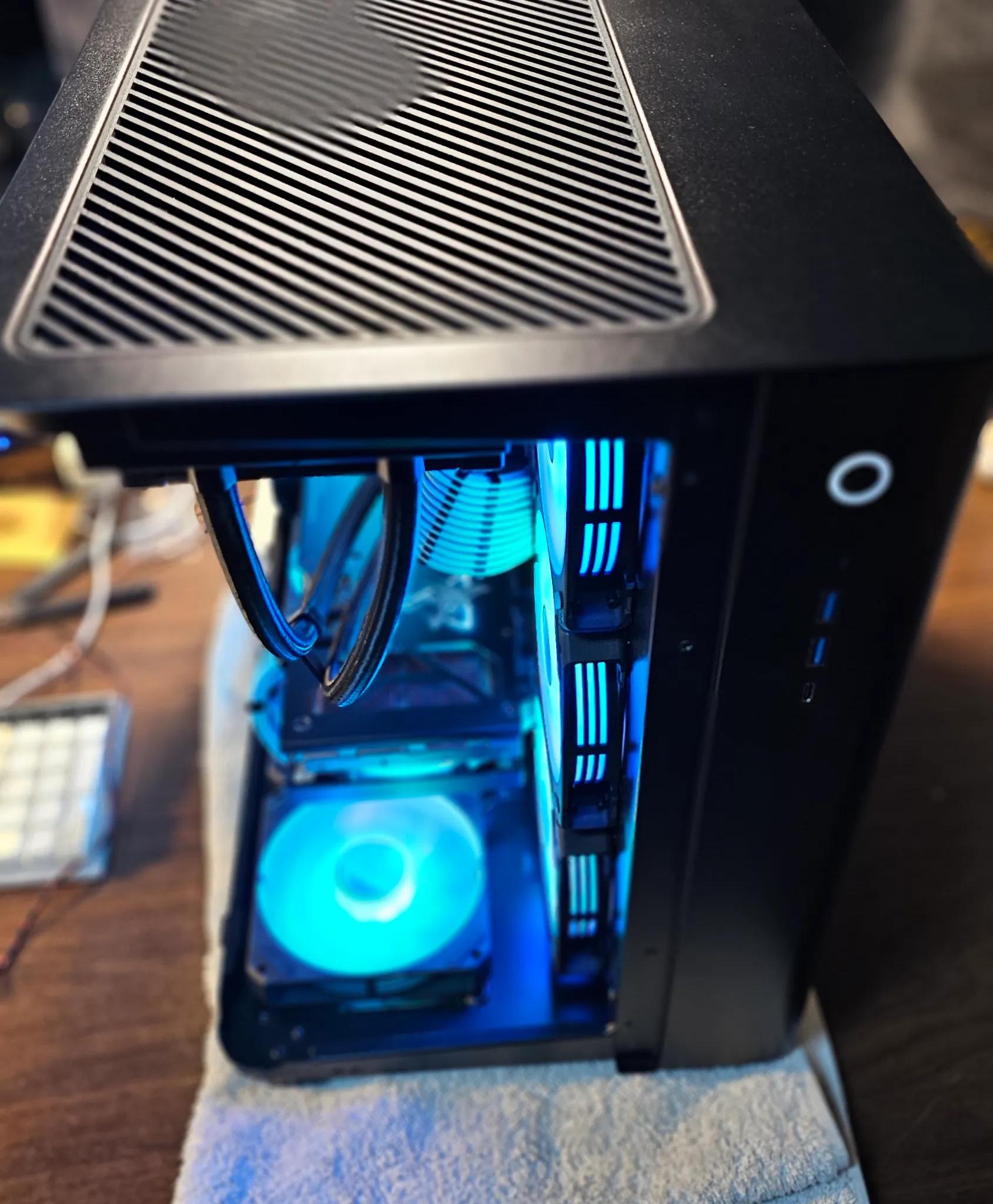 🐺HELLHOUND🐺| 1440P/4K | RX 7800XT | RYZEN 7600X | 32GB DDR5 | GAMING PC - (NEW IN BOX) $1499