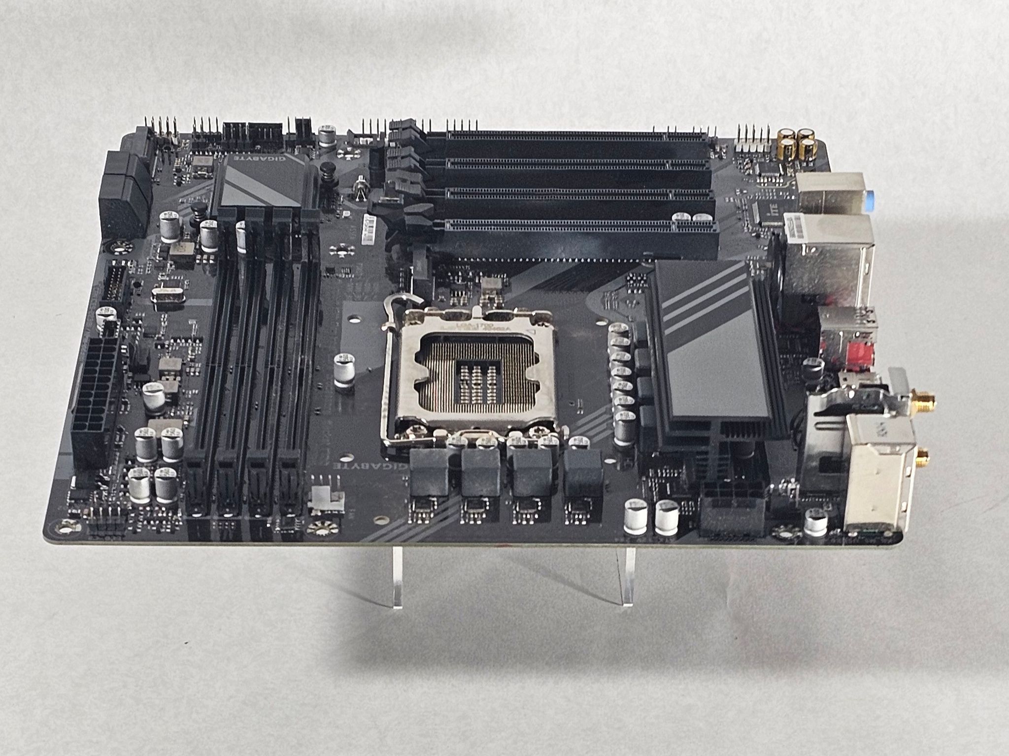 Gigabyte B760 LGA1700 ATX Motherboard DDR5 - Intel LGA1700