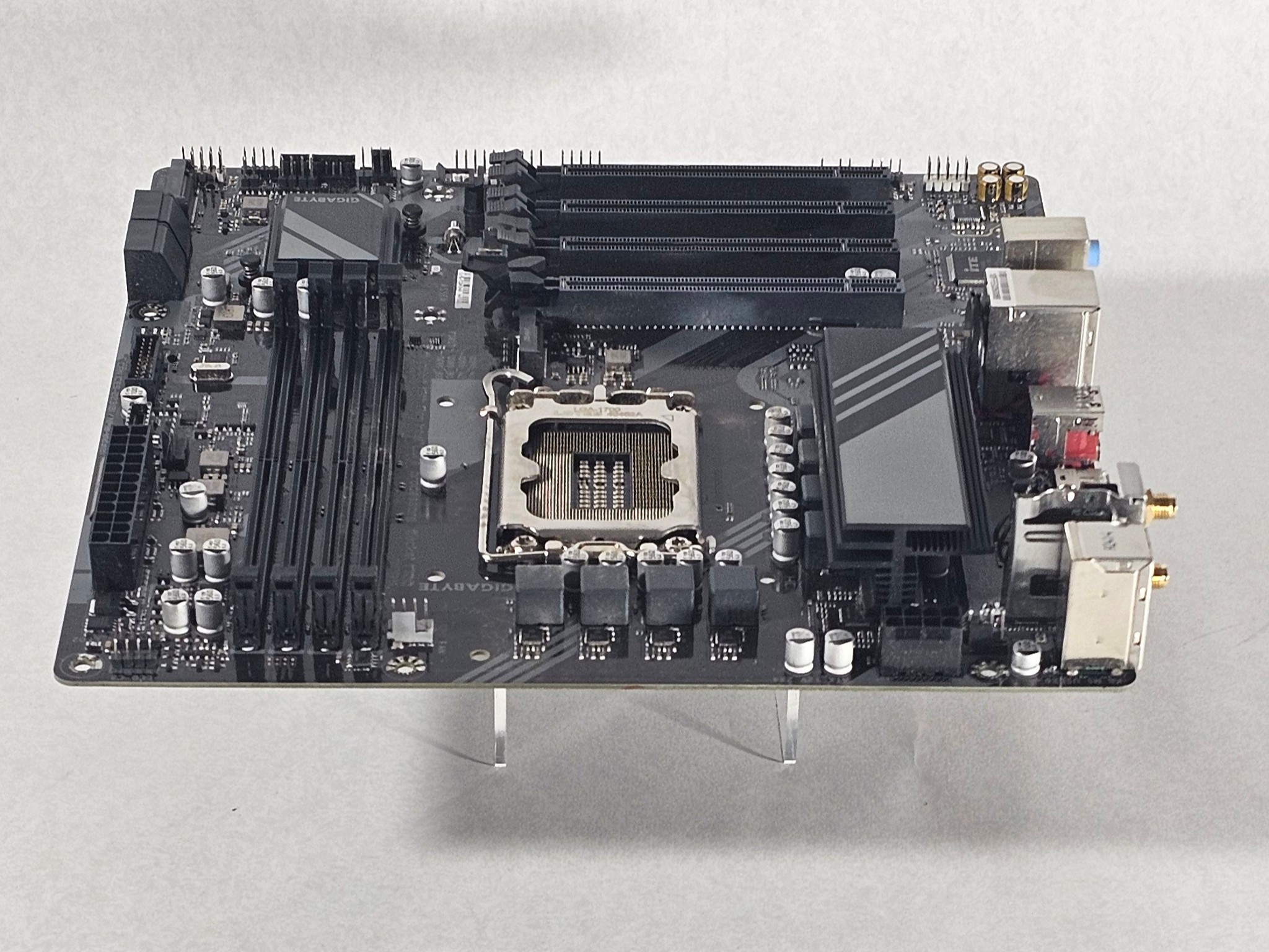 Gigabyte B760 LGA1700 ATX Motherboard DDR5 - Intel LGA1700