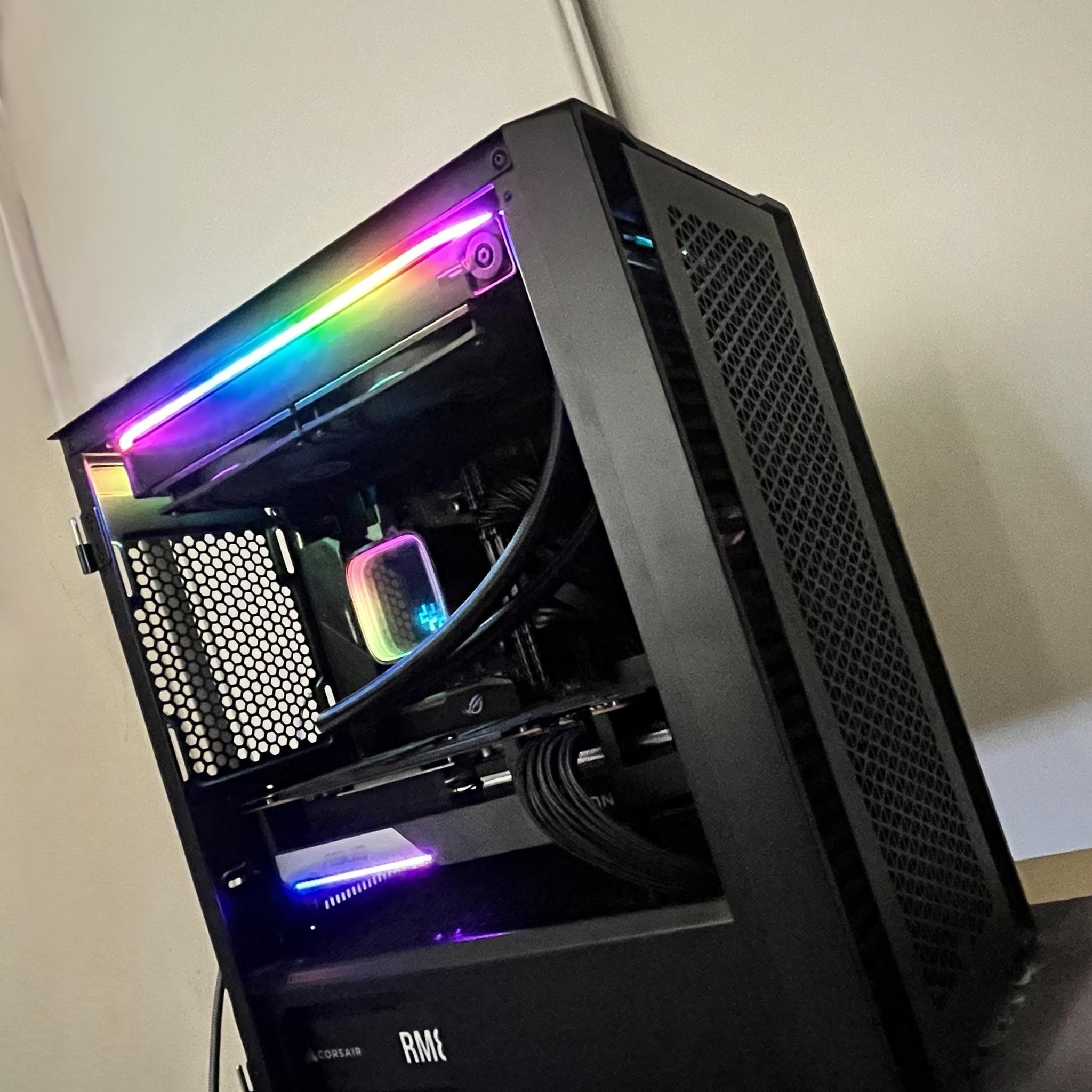 Asus Rog Strix B550 Ryzen 9 5900x + Rx 6700 XT
