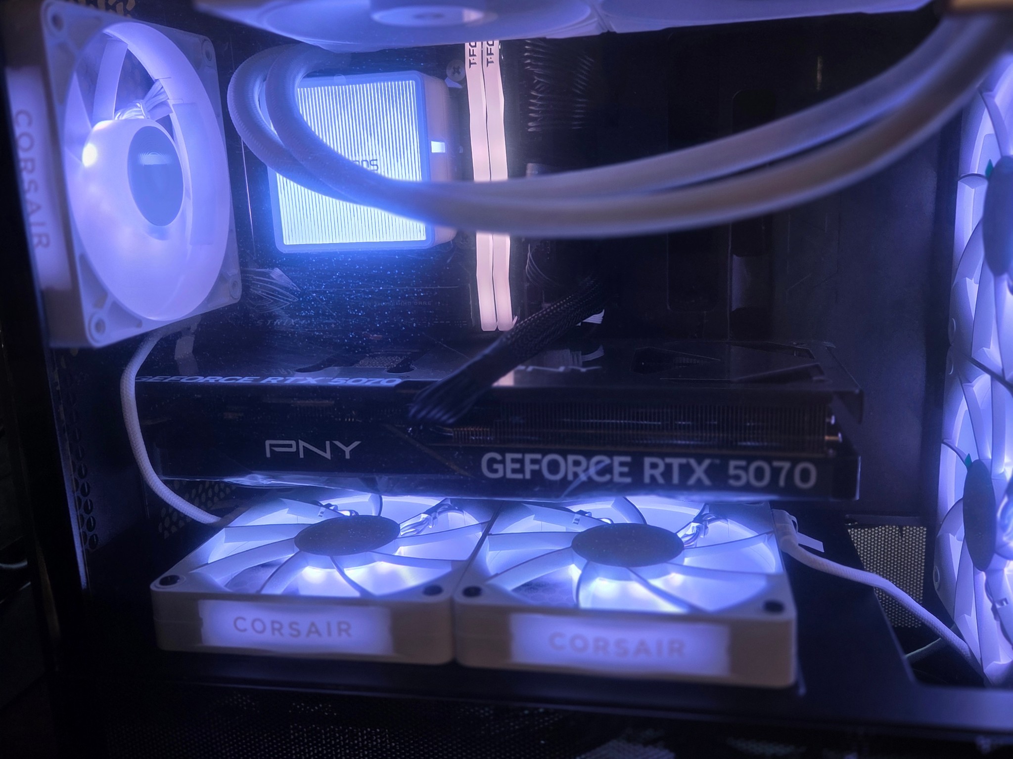 I5 14th Gen CPU pny rtx 5070 12GB oc triple fan 16gb team force delta rgb 6000mhz 2 tb ssd