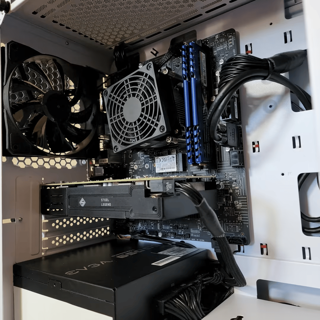 Intel Core i3 10100F // AMD Radeon RX5500 4GB // Silicon Power 16GB 3200MHz