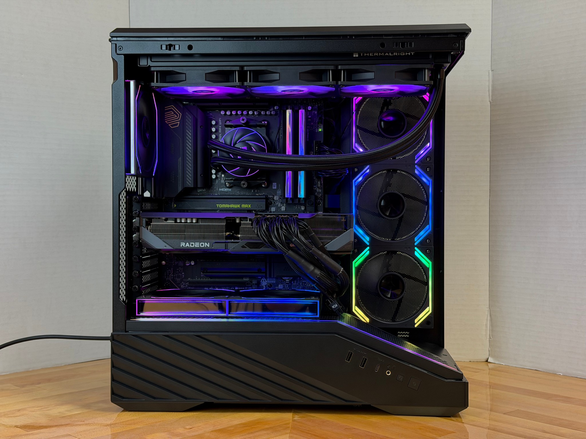 High-End Gaming PC – Ryzen 7 9800X3D | RX 9070 XT 16GB | 32GB DDR5 | 2TB 990 Pro