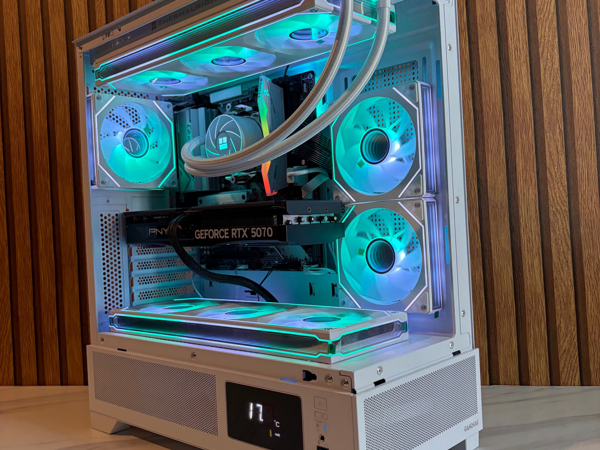 RTX 5070 | RYZEN 5 9600X | 16GB DDR5 | 1TB NVME | 360MM AIO | windows 11 PRO