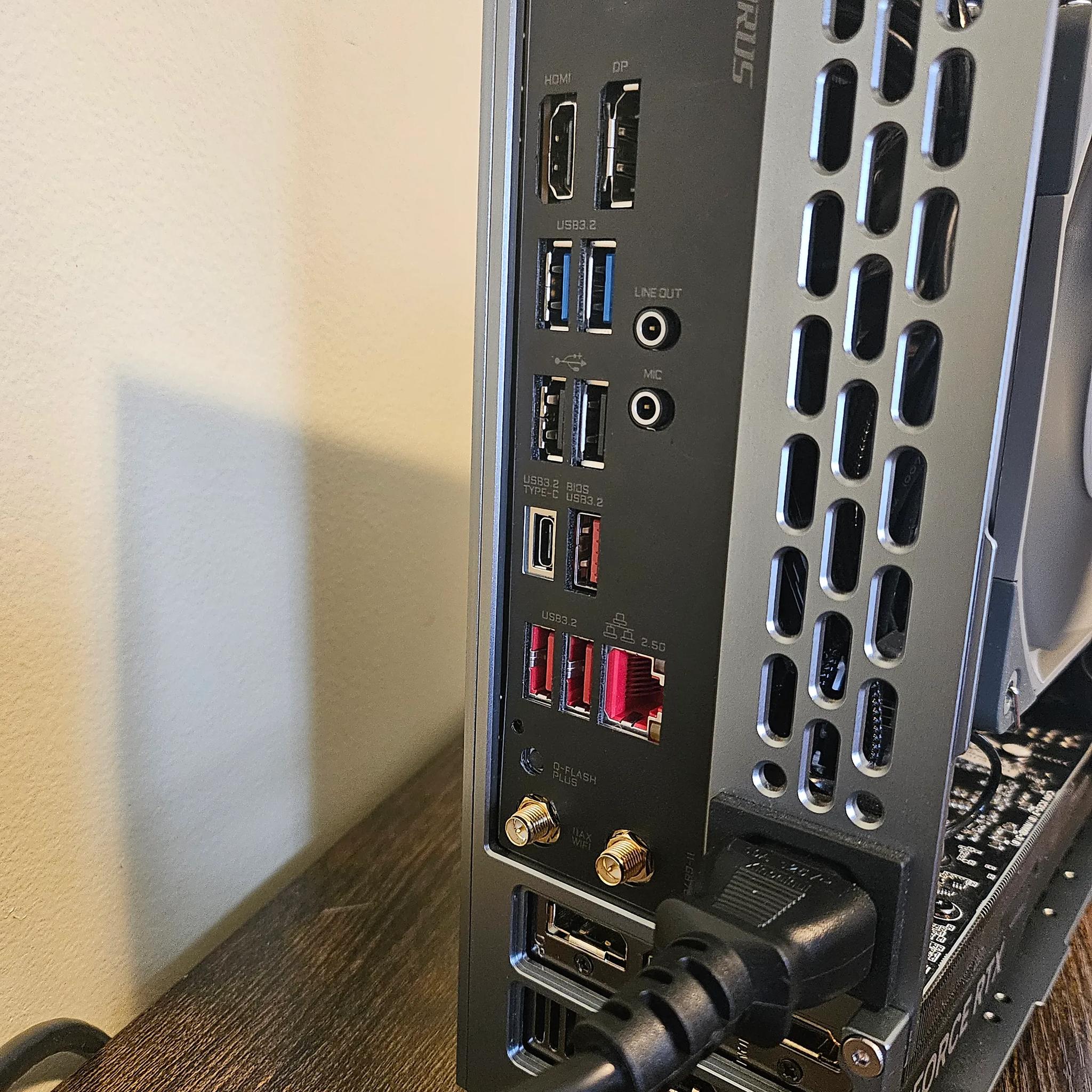5 Liter 13600kf/RTX 4060 LP SFF Gaming PC