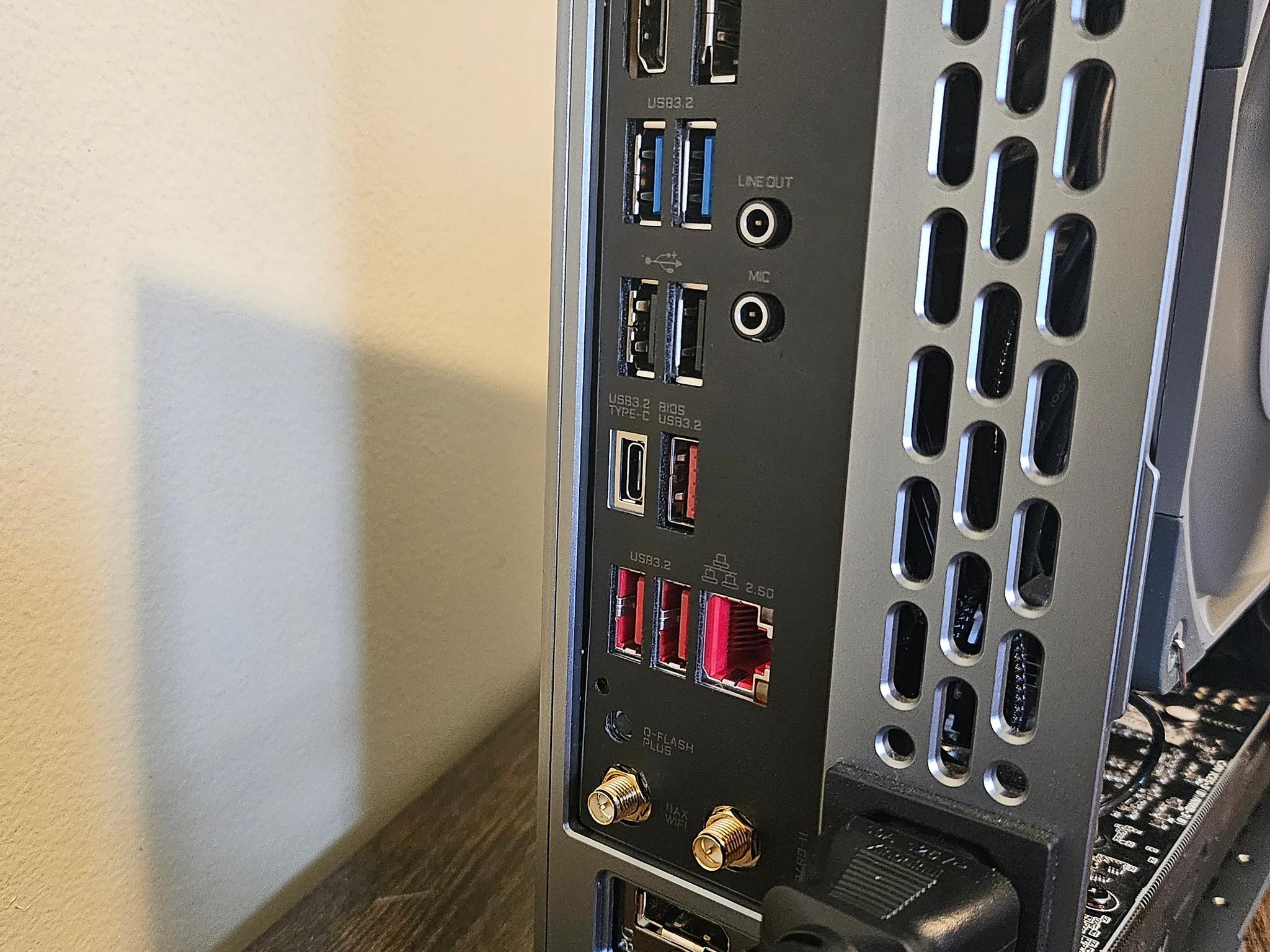 5 Liter 13600kf/RTX 4060 LP SFF Gaming PC