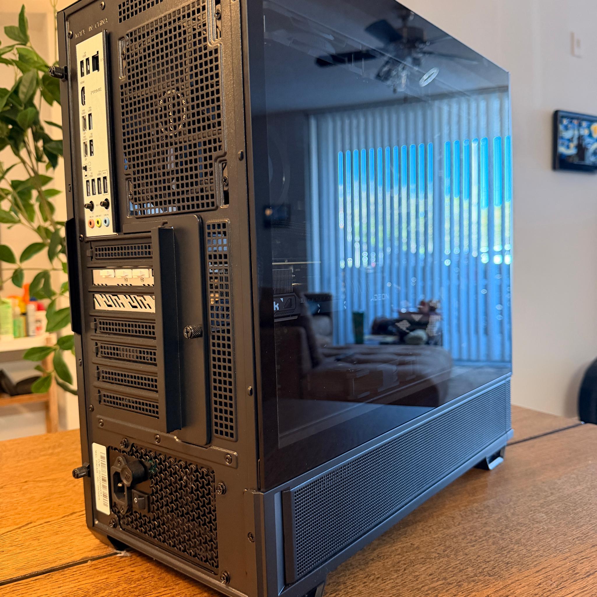 The Dark Knight – Sleeper High-End Gaming PC | 9850X3D | RX 9070 XT | WiFi 7 | No RGB