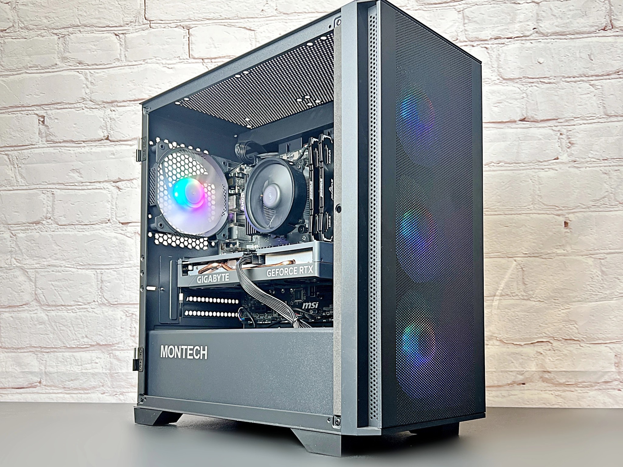 RTX 4060 Ryzen 5 5600 32GB RAM 1TB M.2 Gaming PC