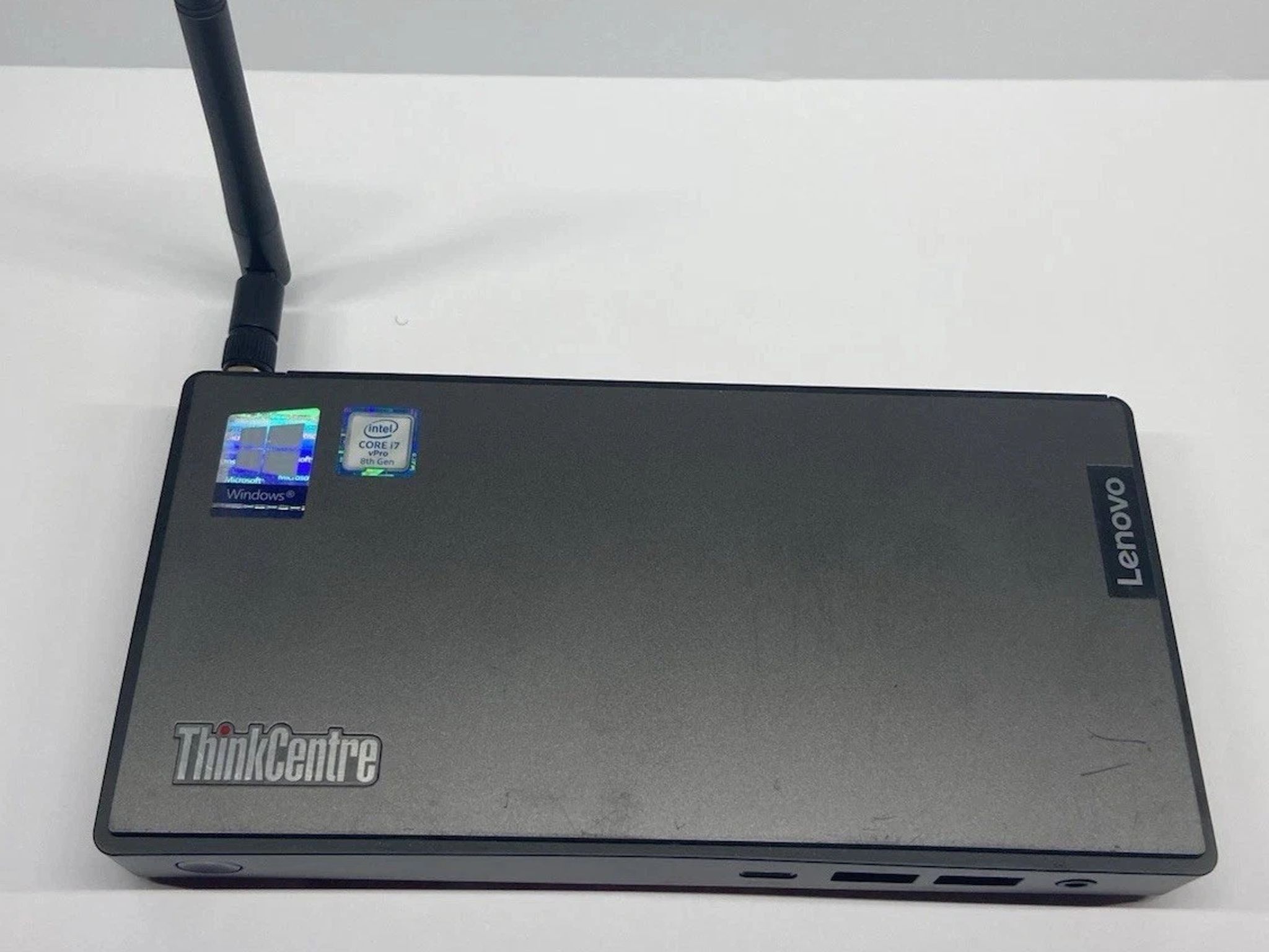 ENOVO ThinkCentre M90n i7 -8665U 8GB RAM 120 GB SSD Windows 11 pro PC Nano