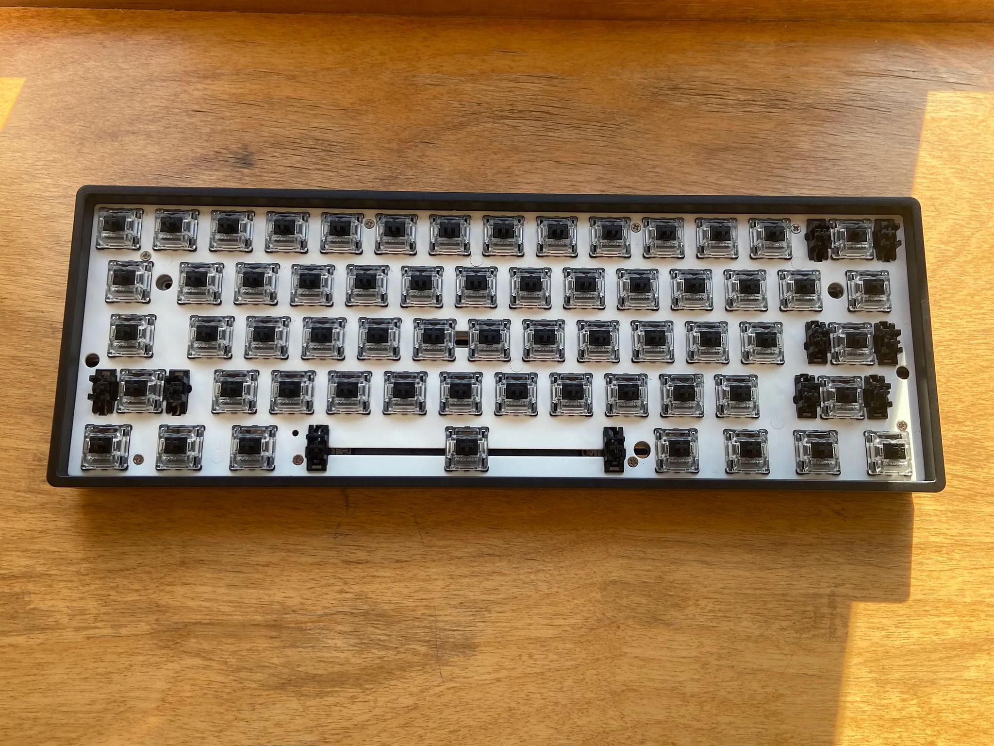 CHEAP!!! (Modded Stabilizers) Epomaker Sk61 Mechanical Keyboard (soothing black switches) 