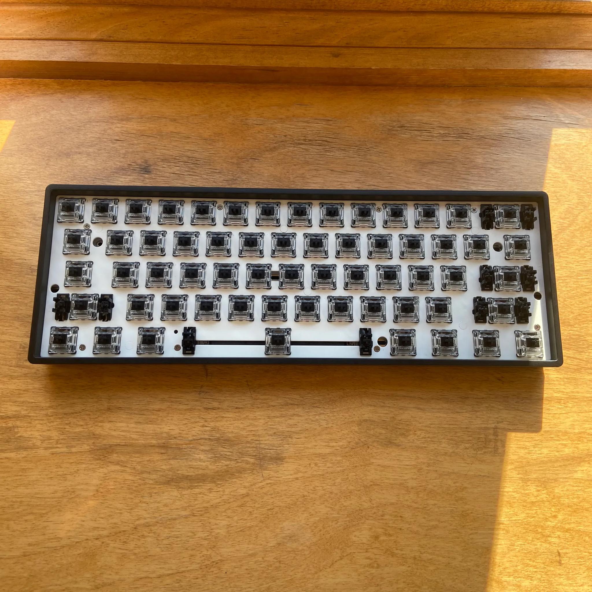 CHEAP!!! (Modded Stabilizers) Epomaker Sk61 Mechanical Keyboard (soothing black switches) 