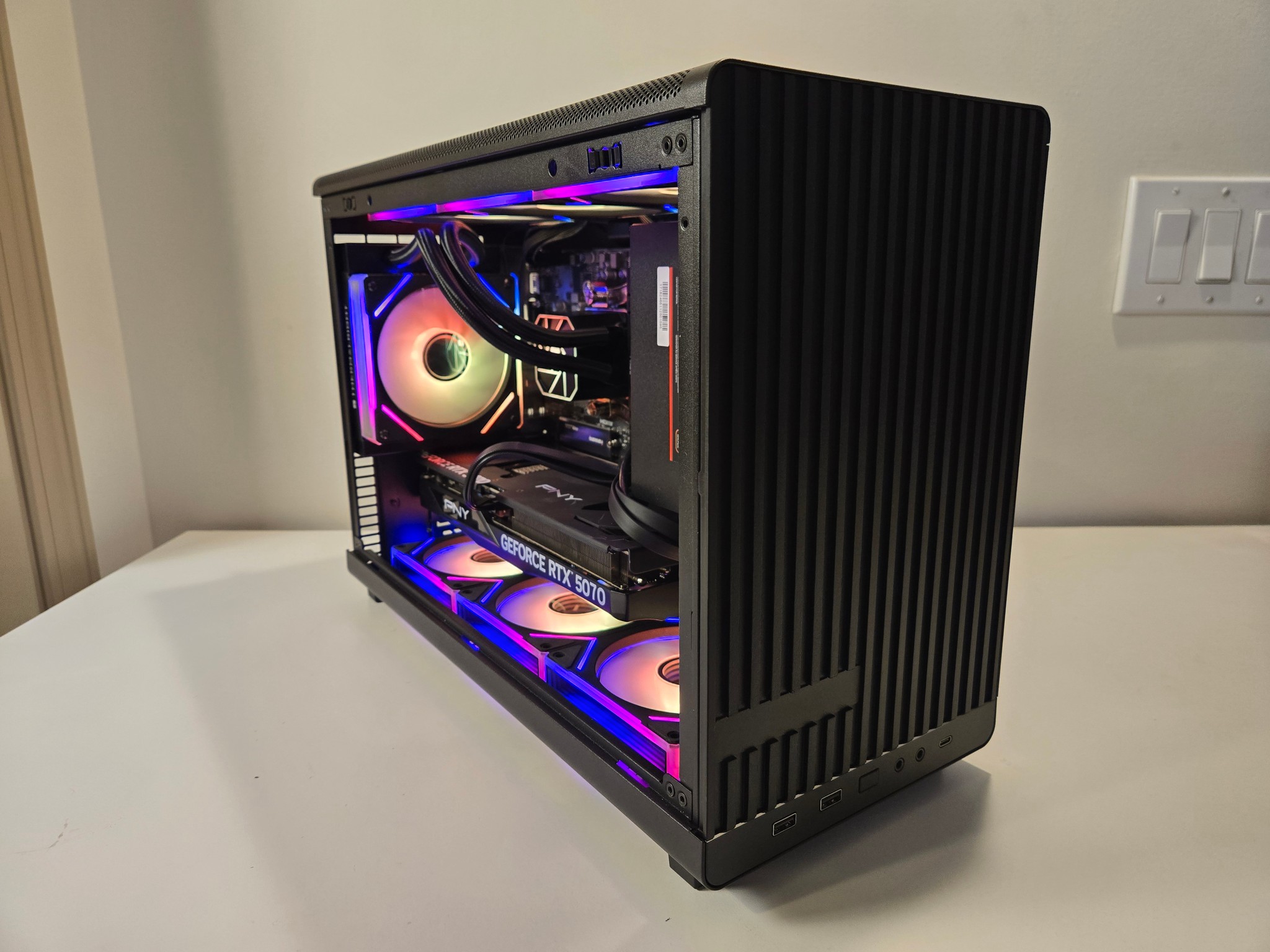 RTX 5070 | Ryzen 5 9600X | 32gb DDR5 | 1tb NVME 🖤