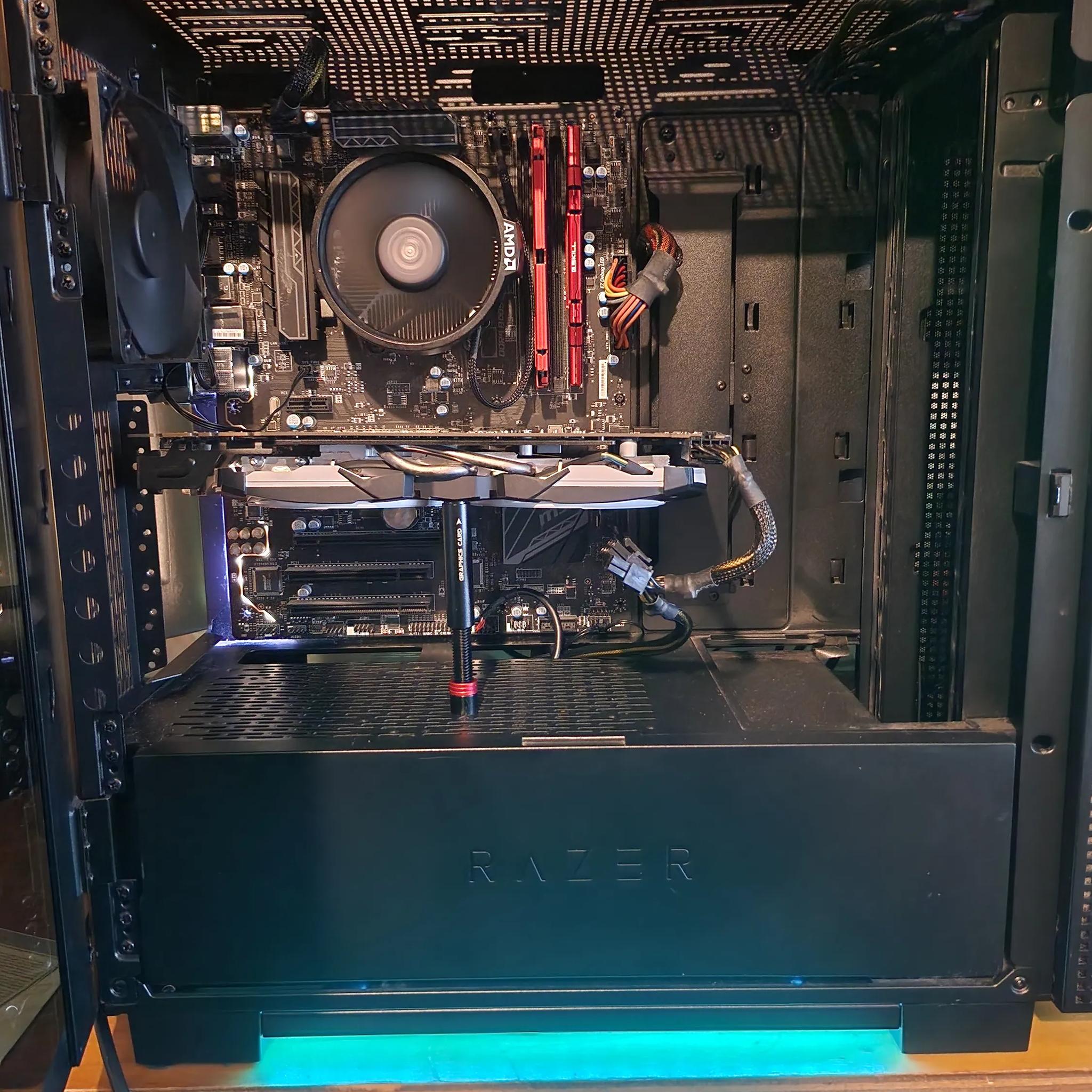 Gtx 1070 | Ryzen 5 1600 | Razer Tomahawk build
