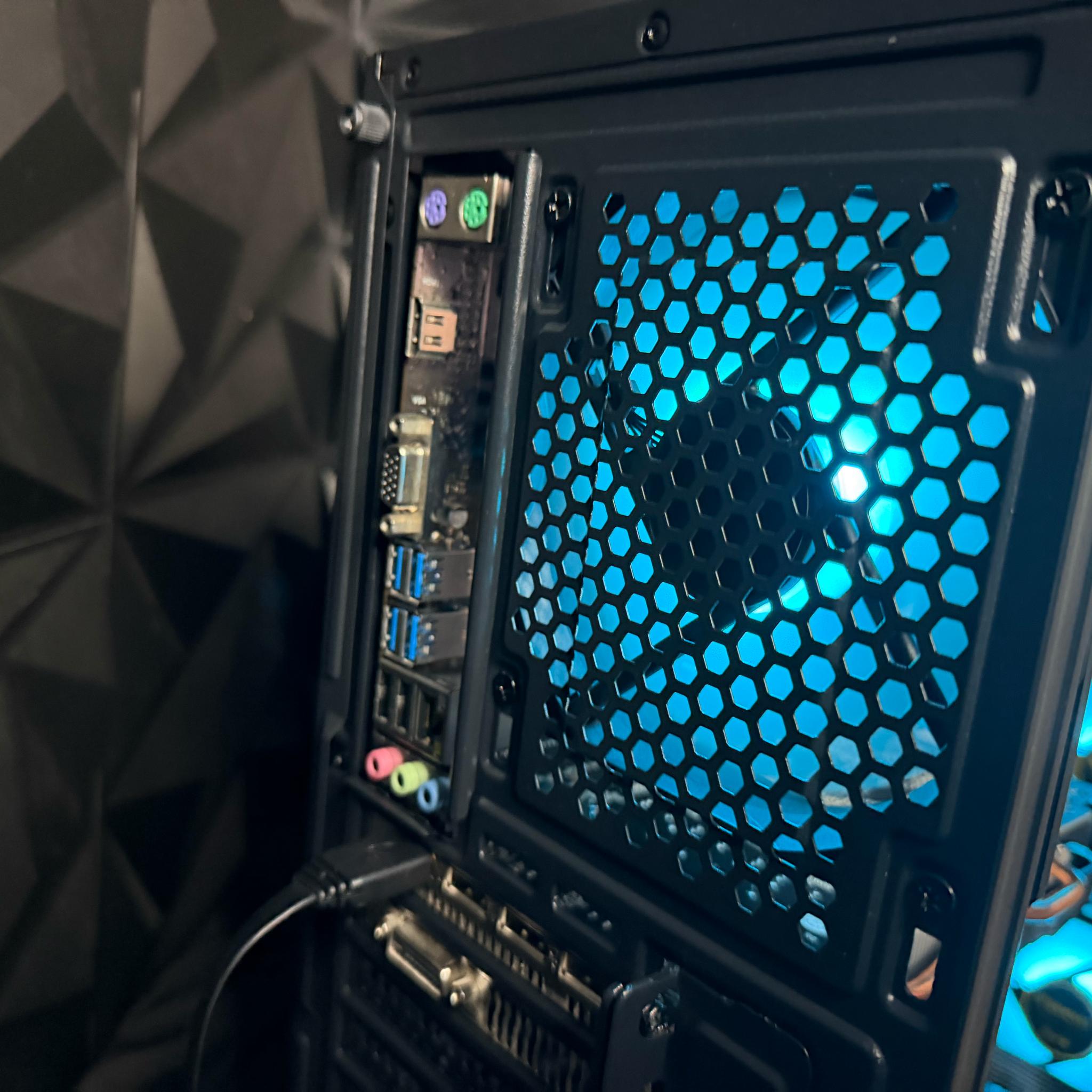 💅🔥 THE BUDGET BADDIE 8780 🔥💅i7 8700T| RX 580| 16 GB DDR4|500 GB SSD| 650W PSU