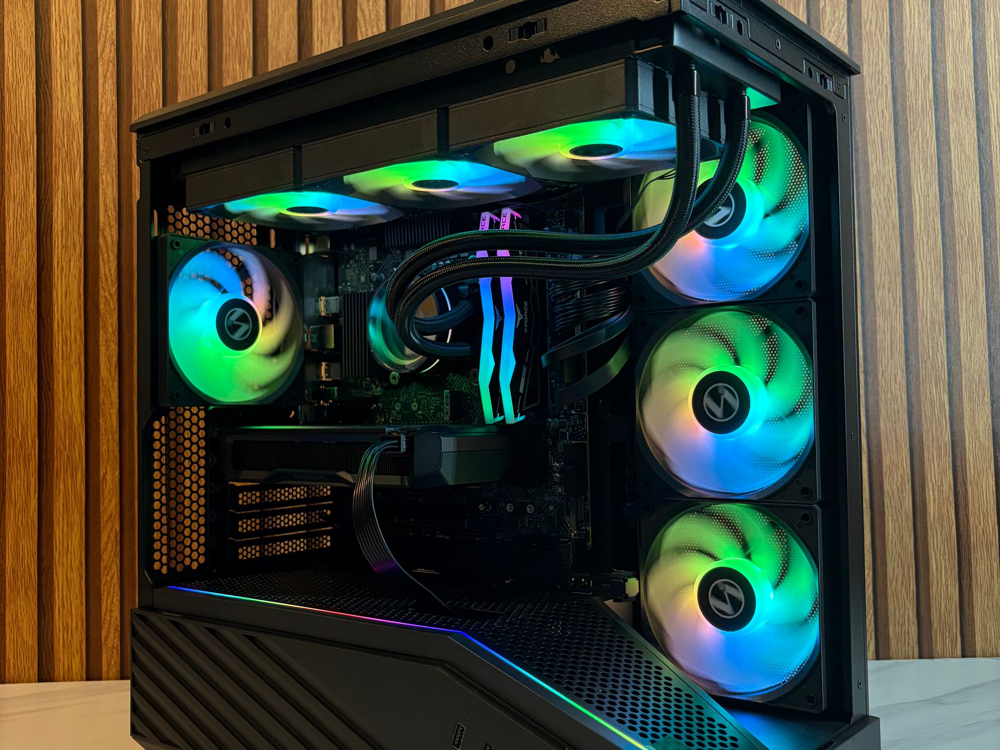 RX 7600 | I3 12100F | 16GB DDR5 | 500GB SSD | 360MM AIO | 750W | WINDOWS 11 PRO
