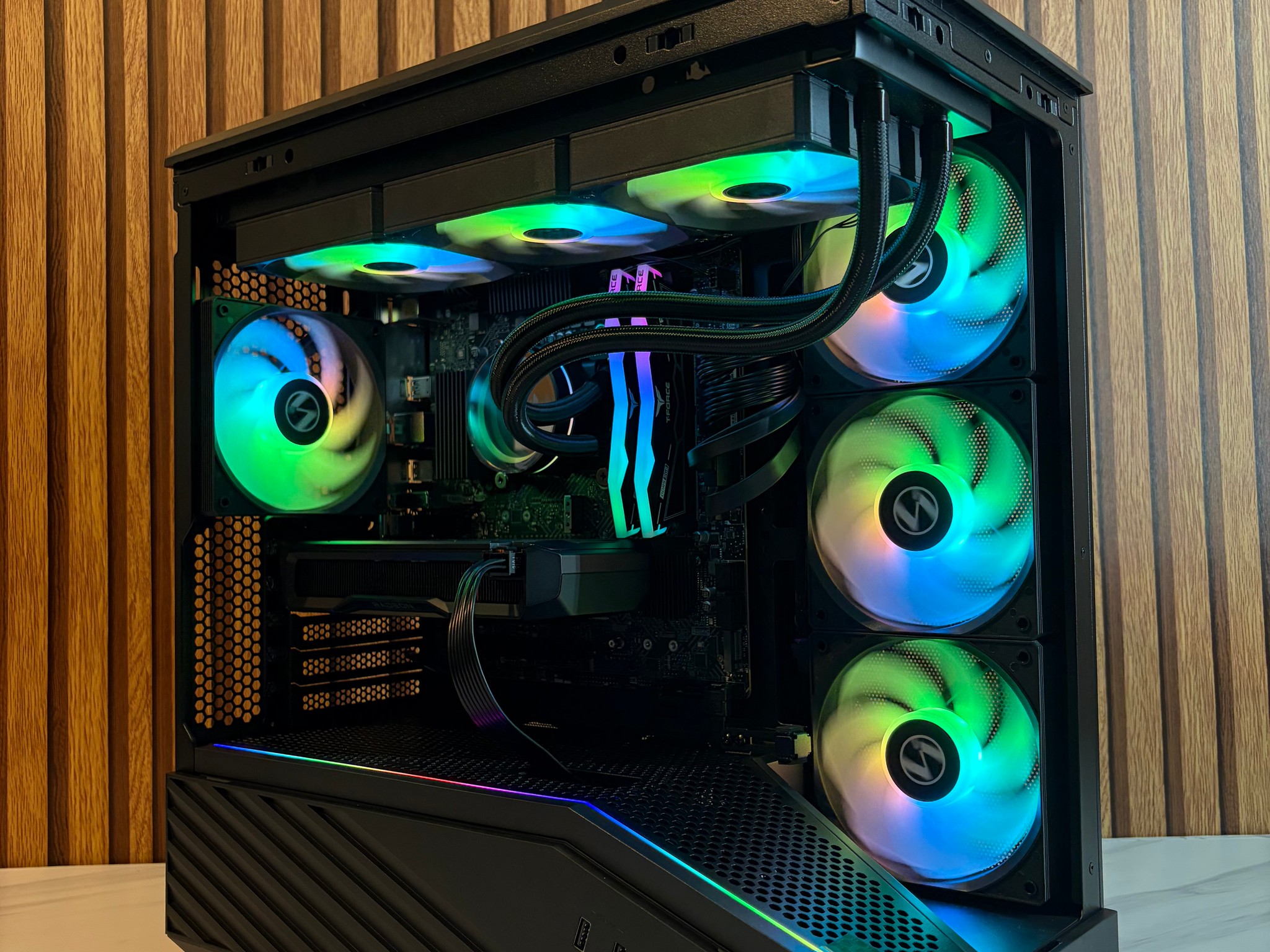 RX 7600 | I3 12100F | 16GB DDR5 | 500GB SSD | 360MM AIO | 750W | WINDOWS 11 PRO