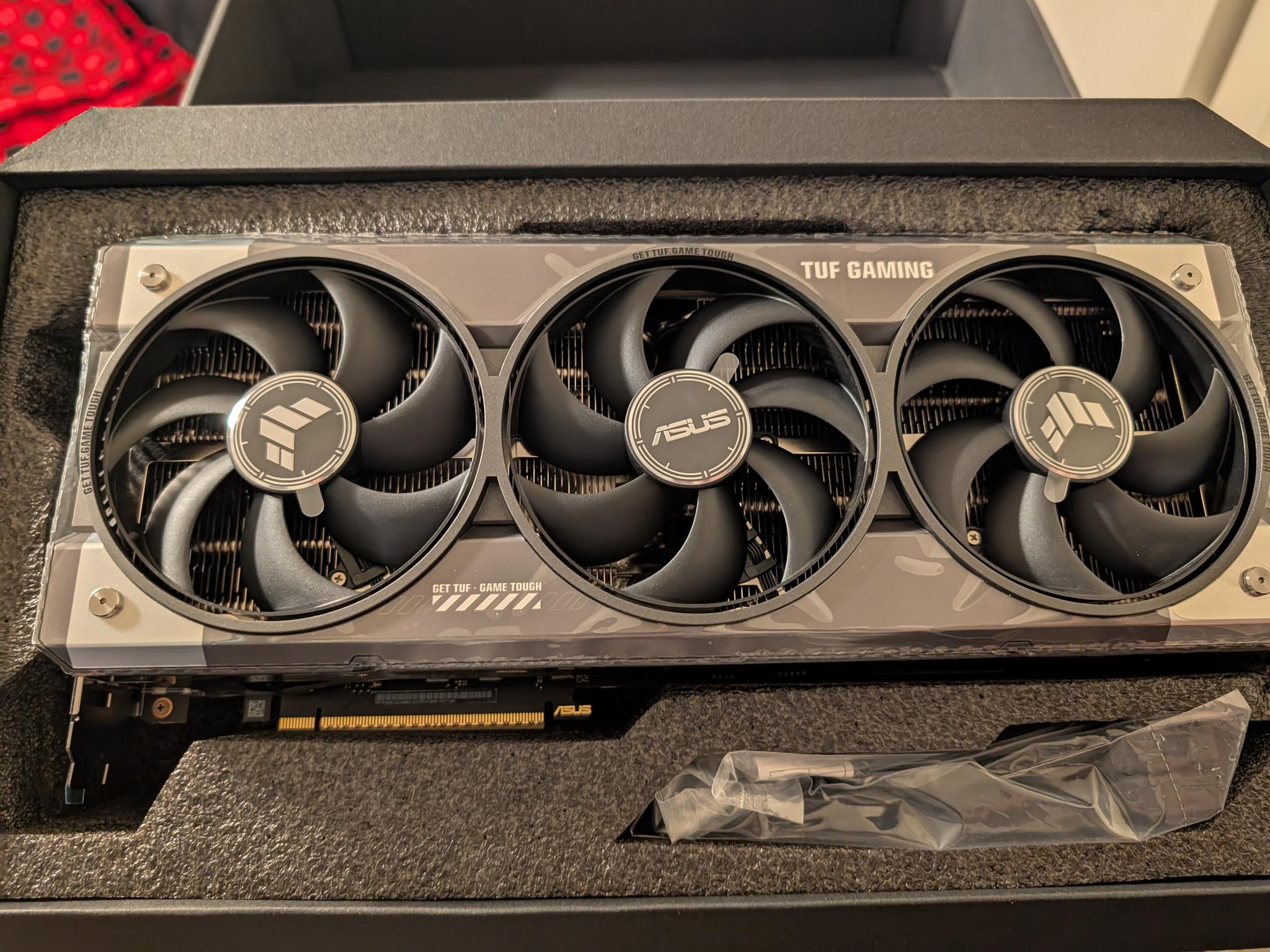 ASUS TUF Gaming GeForce RTX 5090 - Image 5